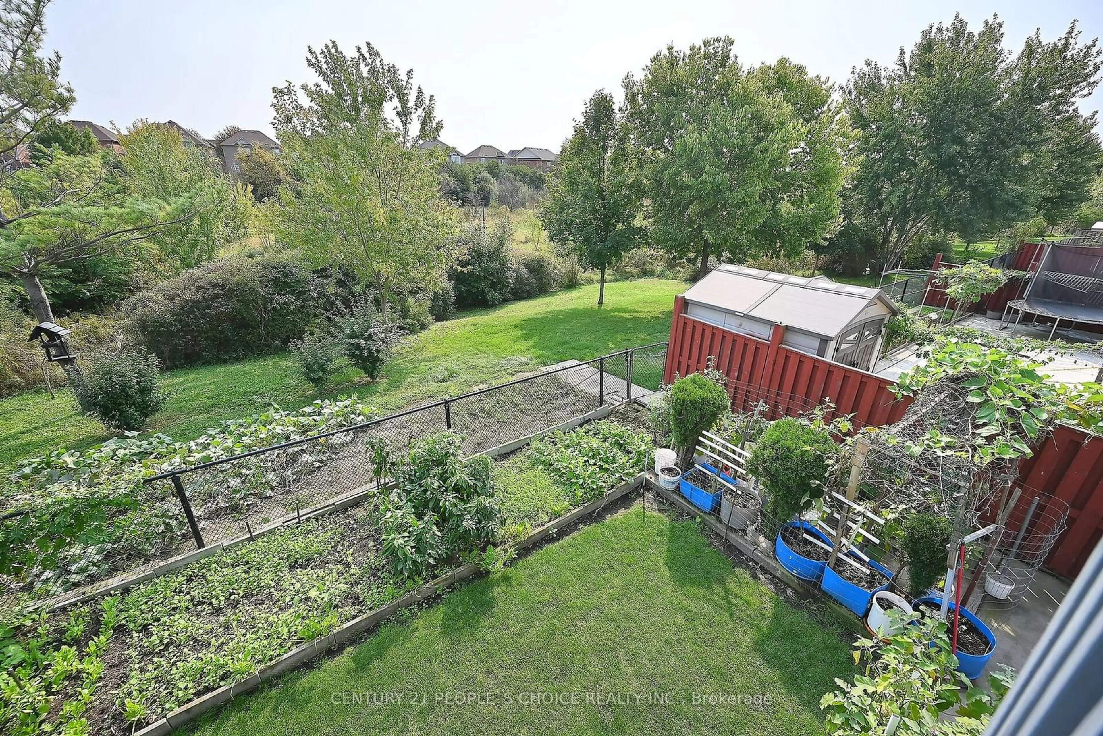 A pic from outside/outdoor area/front of a property/back of a property/a pic from drone, unknown for 50 Gallucci Cres, Brampton Ontario L6P 1R2