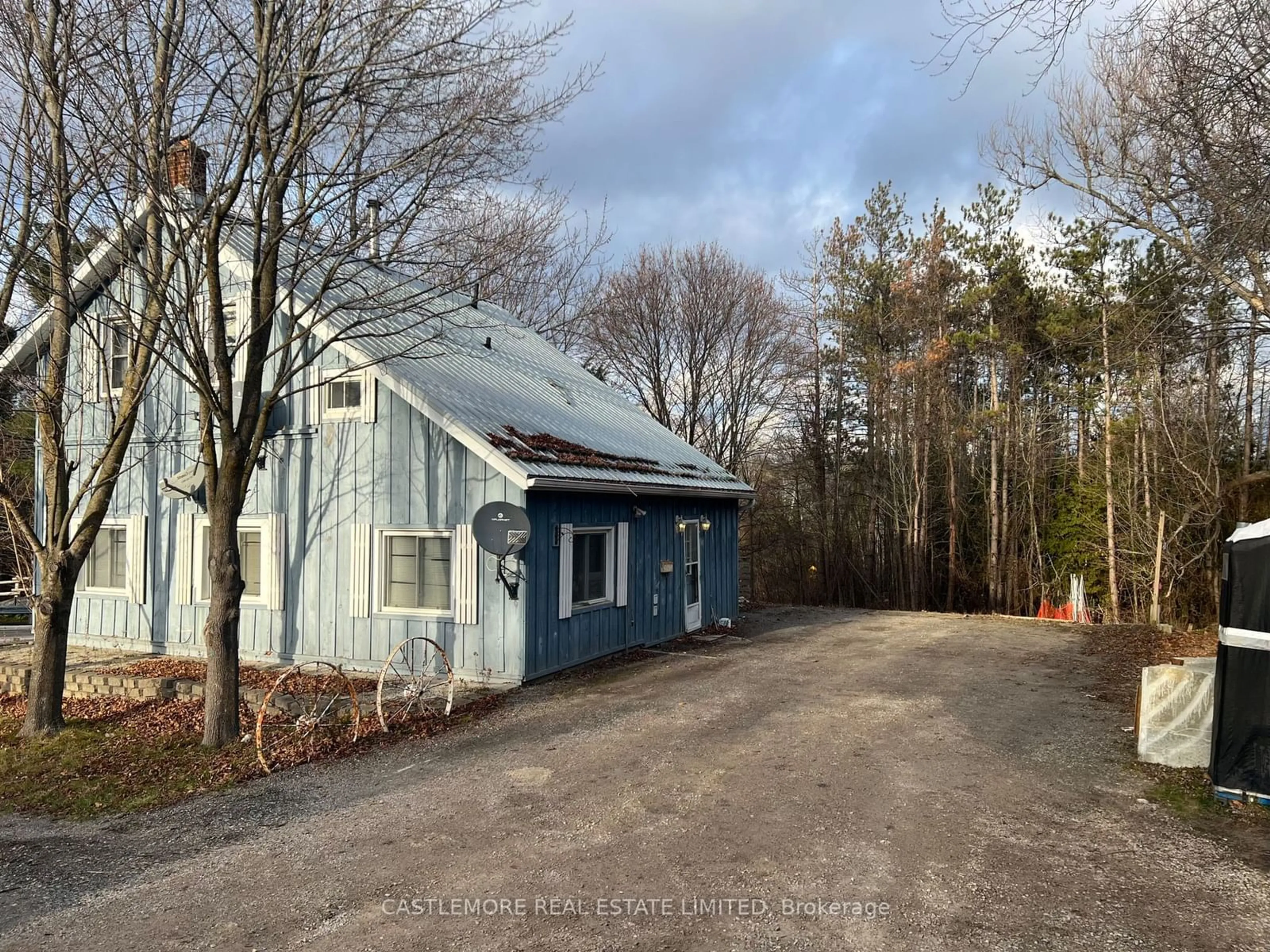 A pic from outside/outdoor area/front of a property/back of a property/a pic from drone, street for 16991 the gore Rd, Caledon Ontario L7E 0X5