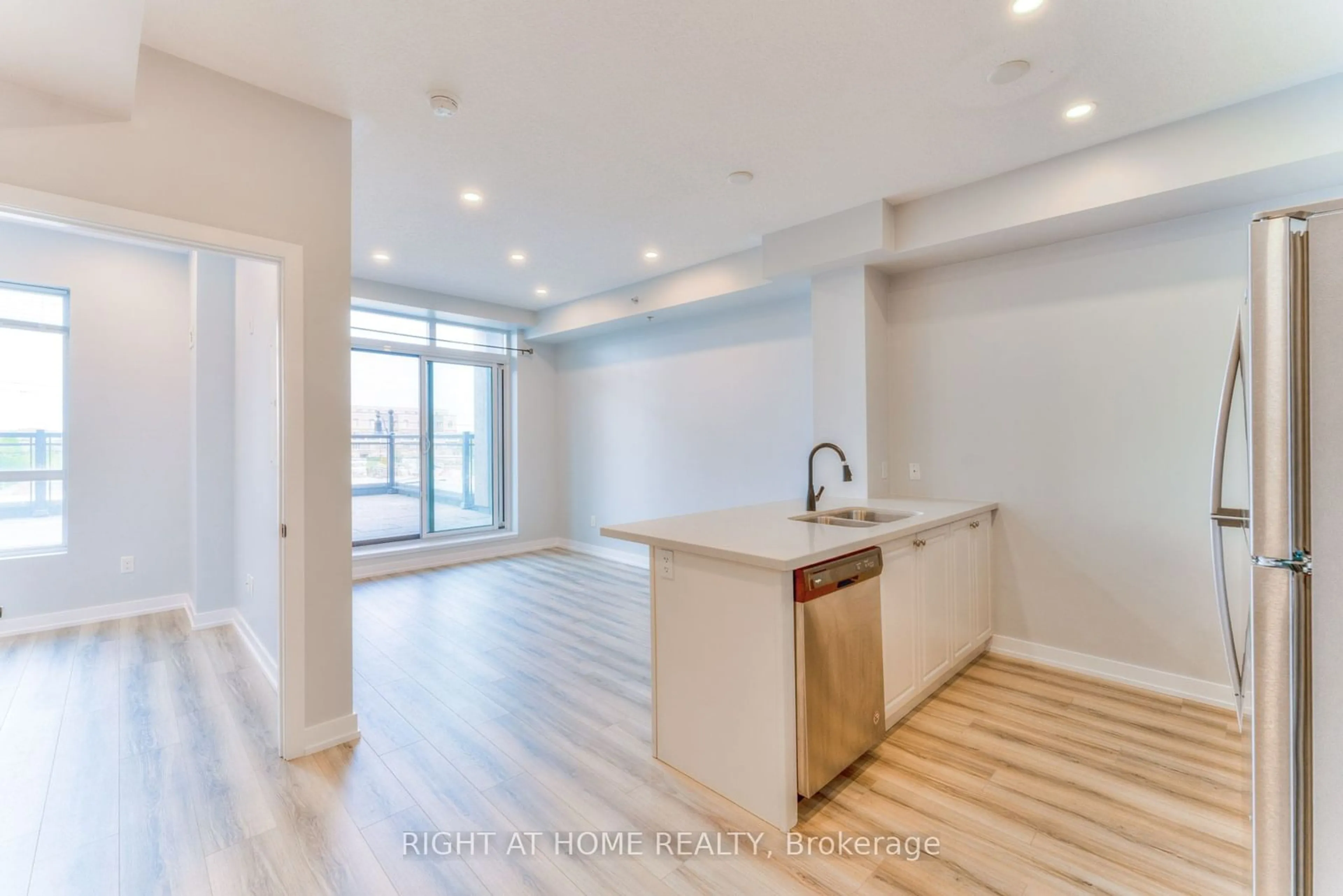 Open concept kitchen, unknown for 2486 Old Bronte Rd #320, Oakville Ontario L6M 0Y4