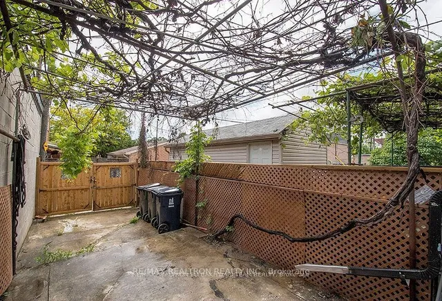 Additional property image - 139A Lappin Ave
