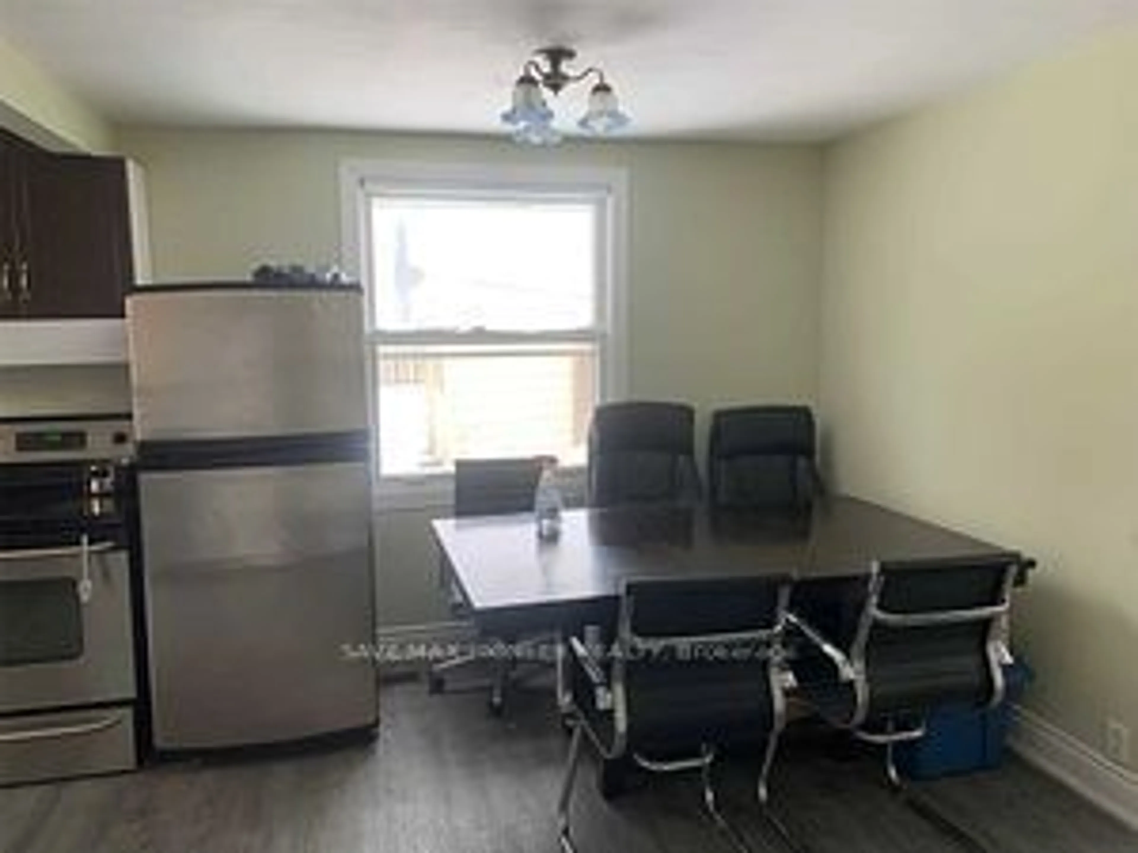 A pic of a room for 66 John St, Brampton Ontario L6W 1Z3