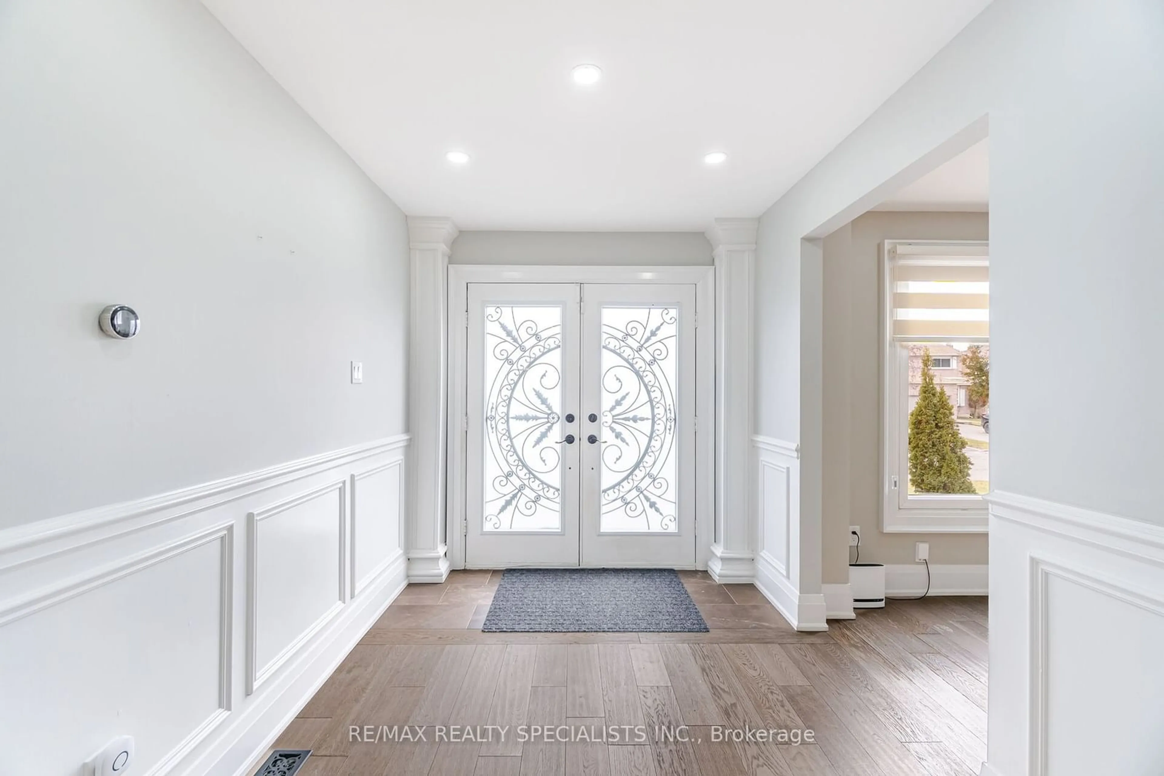 Indoor entryway for 40 Fountainbridge Dr, Caledon Ontario L7E 1N5