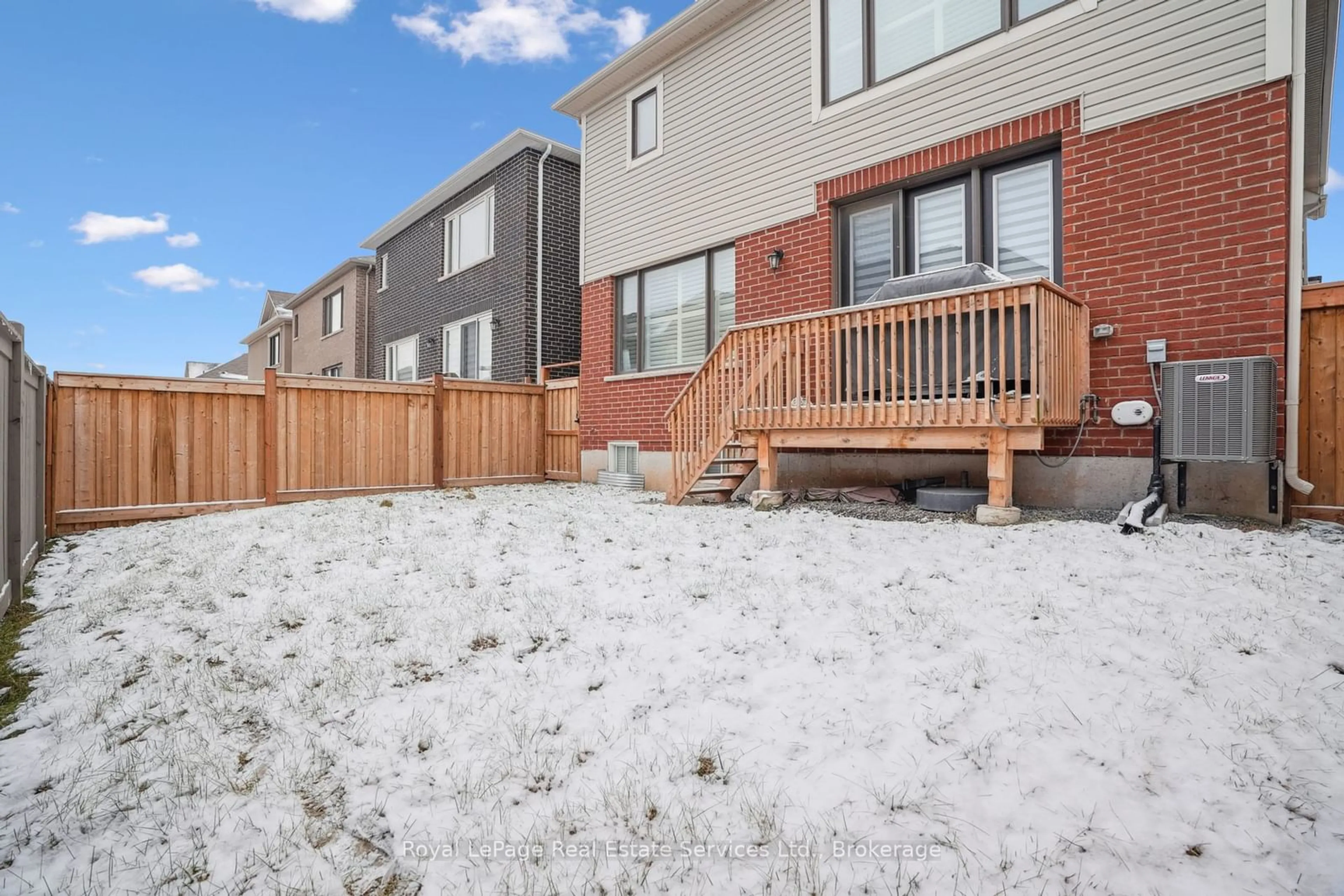 Patio, street for 688 Kennedy Circ, Milton Ontario L9E 1R5