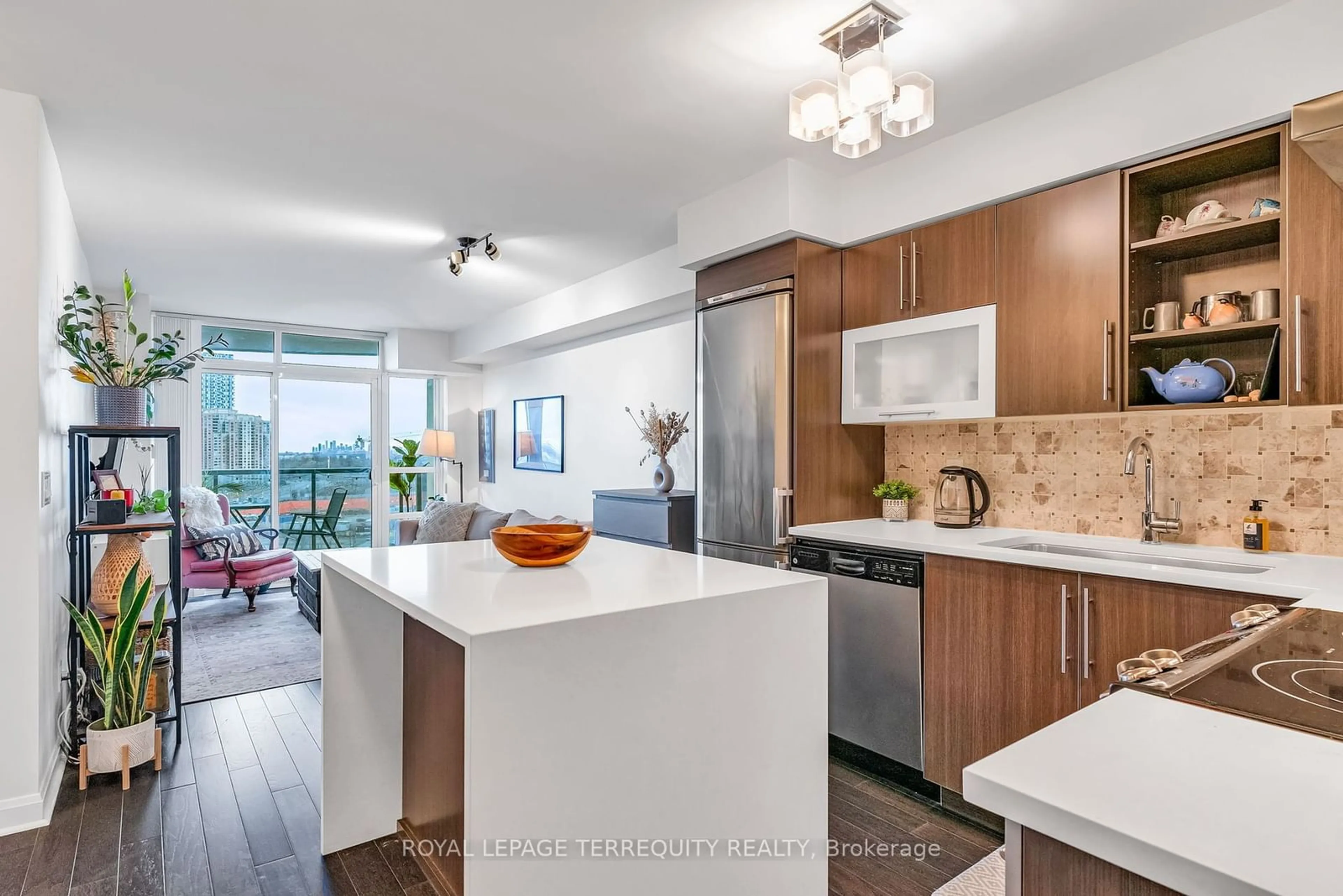 Open concept kitchen, unknown for 1 Michael Power Pl #1407, Toronto Ontario M9A 0A1