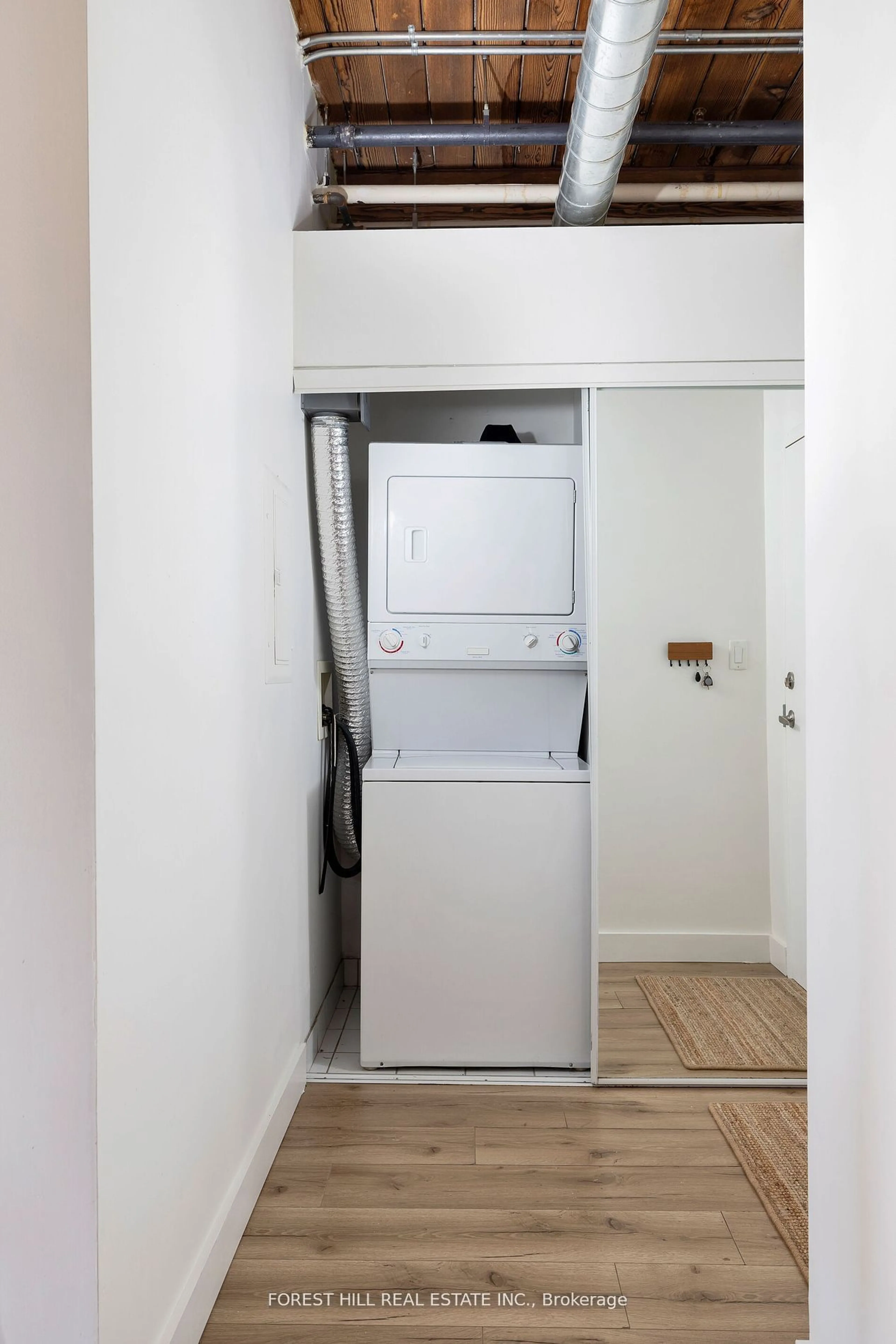 Laundry room for 2154 Dundas St #105, Toronto Ontario M6R 1X3