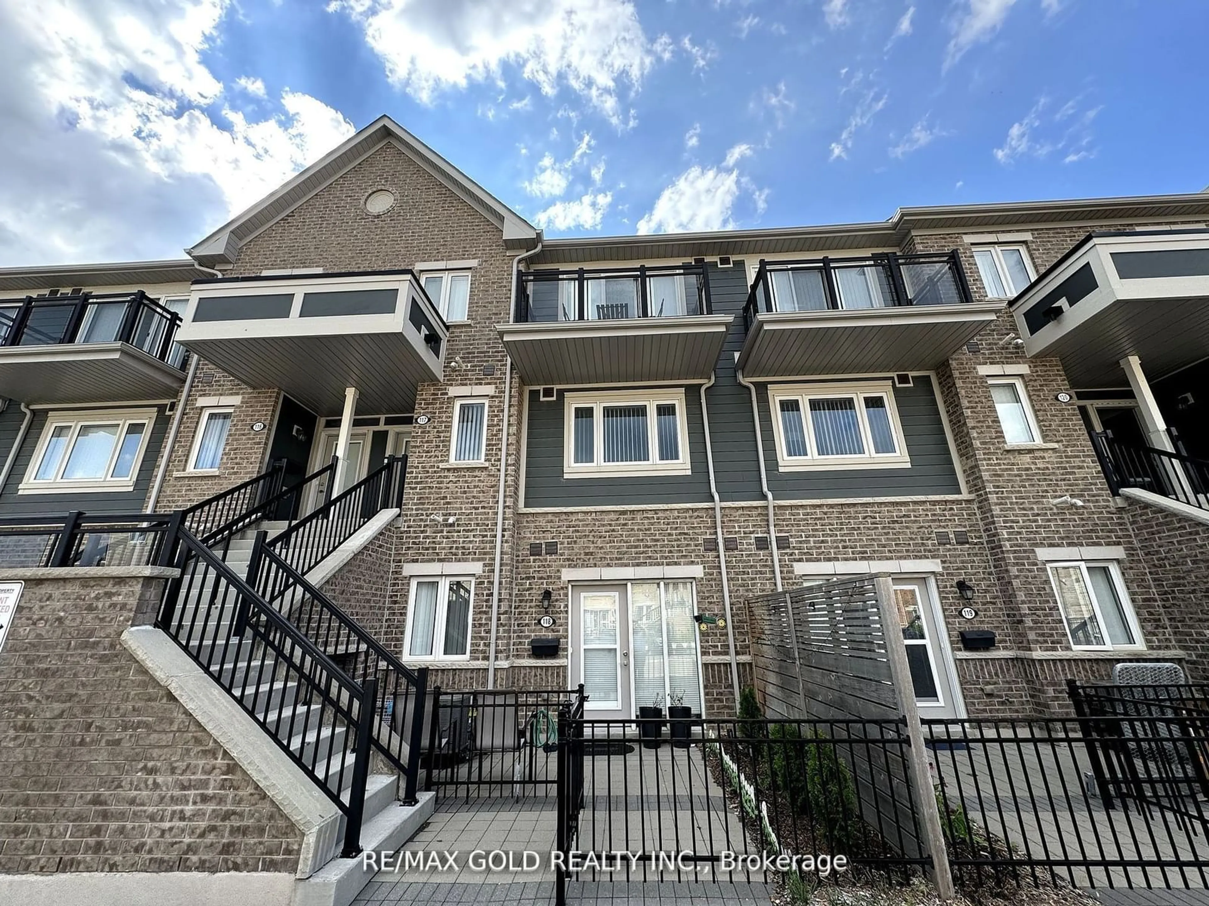 A pic from outside/outdoor area/front of a property/back of a property/a pic from drone, street for 250 Sunny Meadow Blvd #118, Brampton Ontario L6R 3Y7