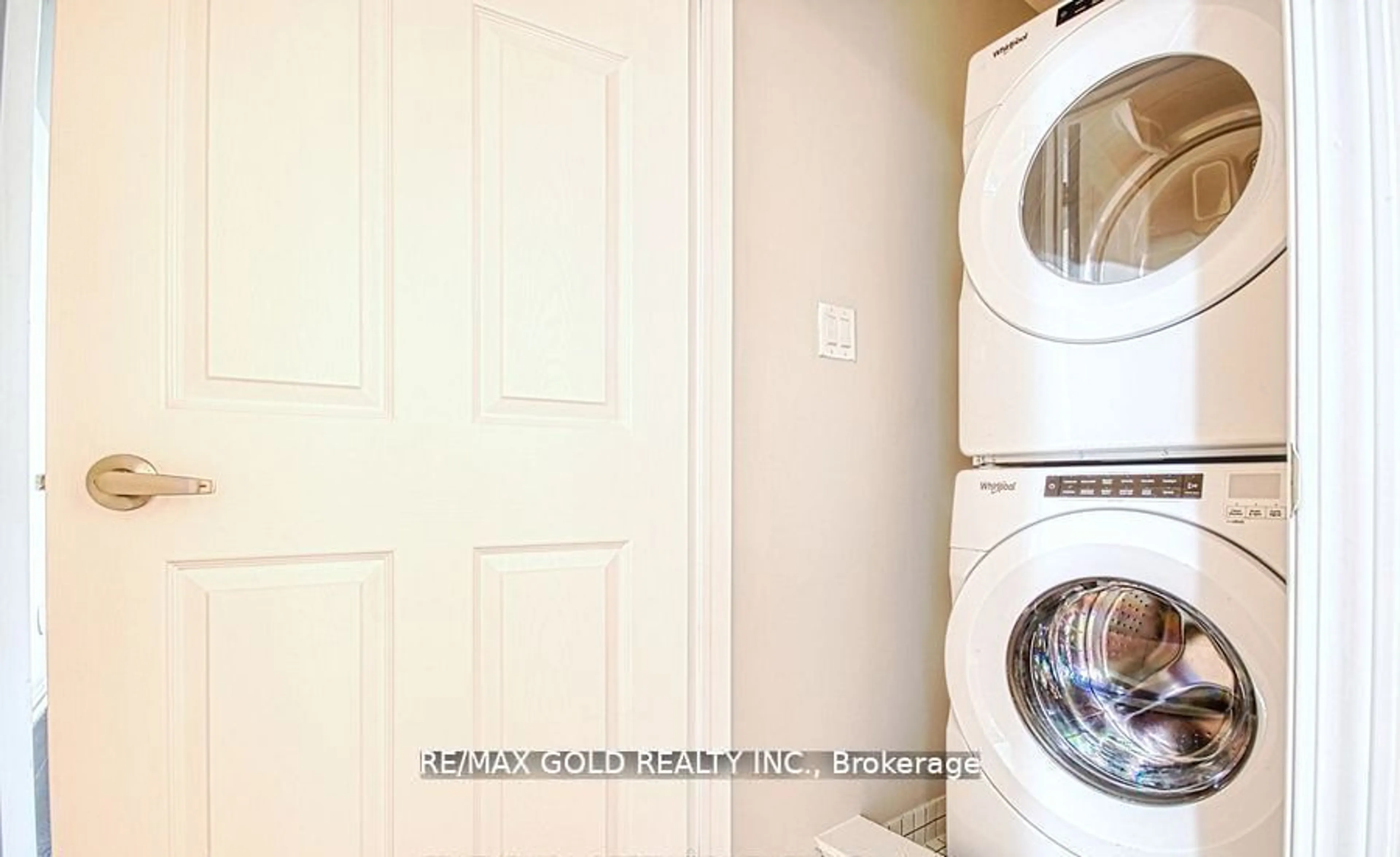 Laundry room for 250 Sunny Meadow Blvd #118, Brampton Ontario L6R 3Y7