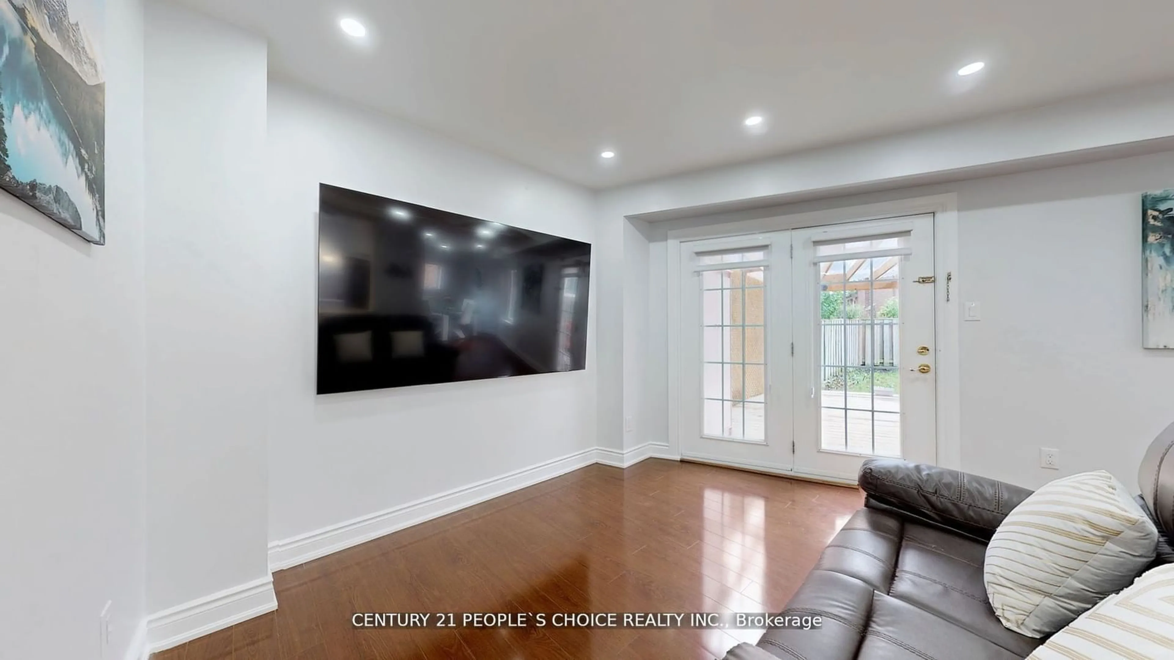 Home theater for 575 Cavell Dr, Mississauga Ontario L5B 2P2