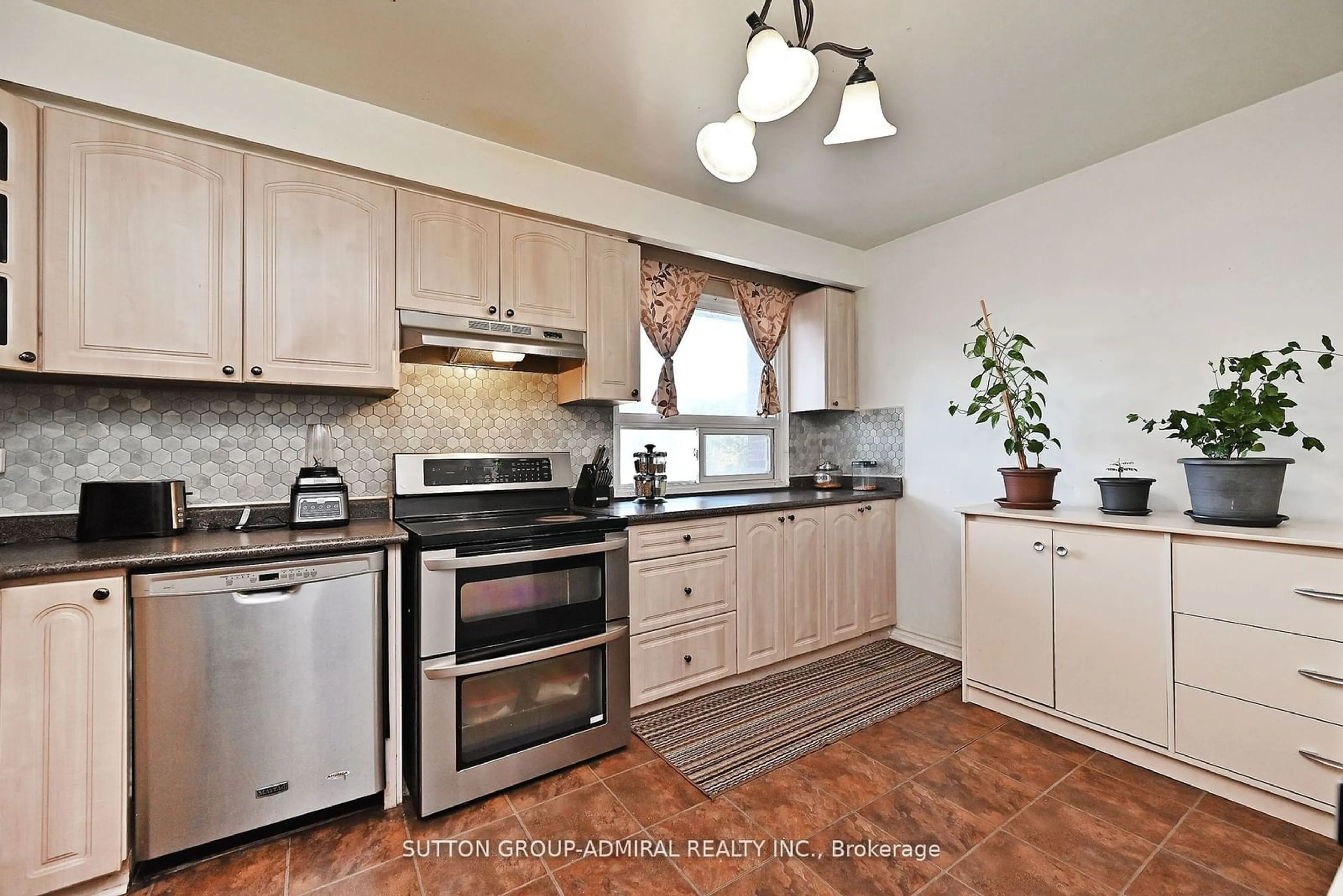 Standard kitchen, unknown for 452 Silverstone Dr #44, Toronto Ontario M9V 3K8