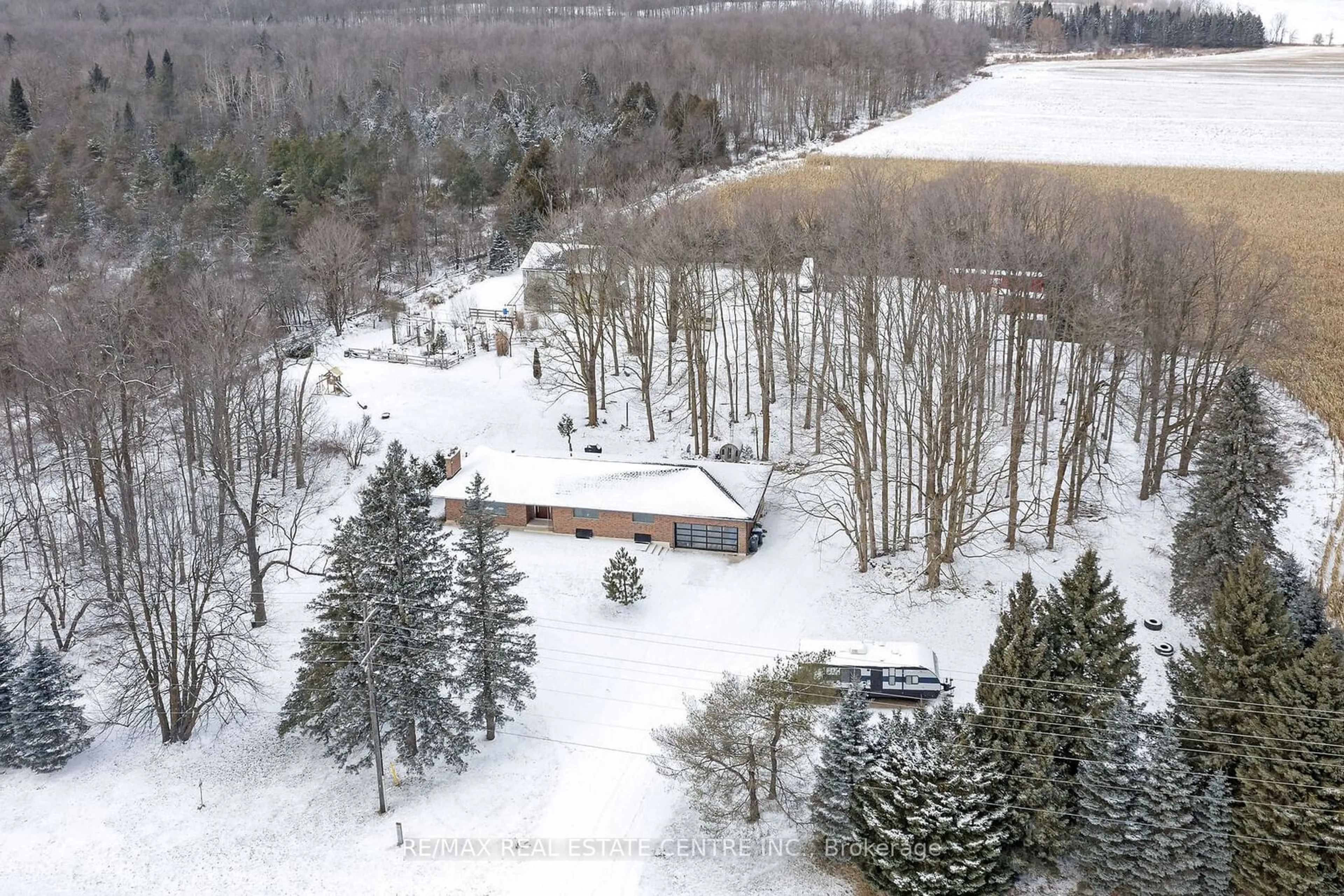 A pic from outside/outdoor area/front of a property/back of a property/a pic from drone, unknown for 774 Charleston Sdrd, Caledon Ontario L7K 0R2