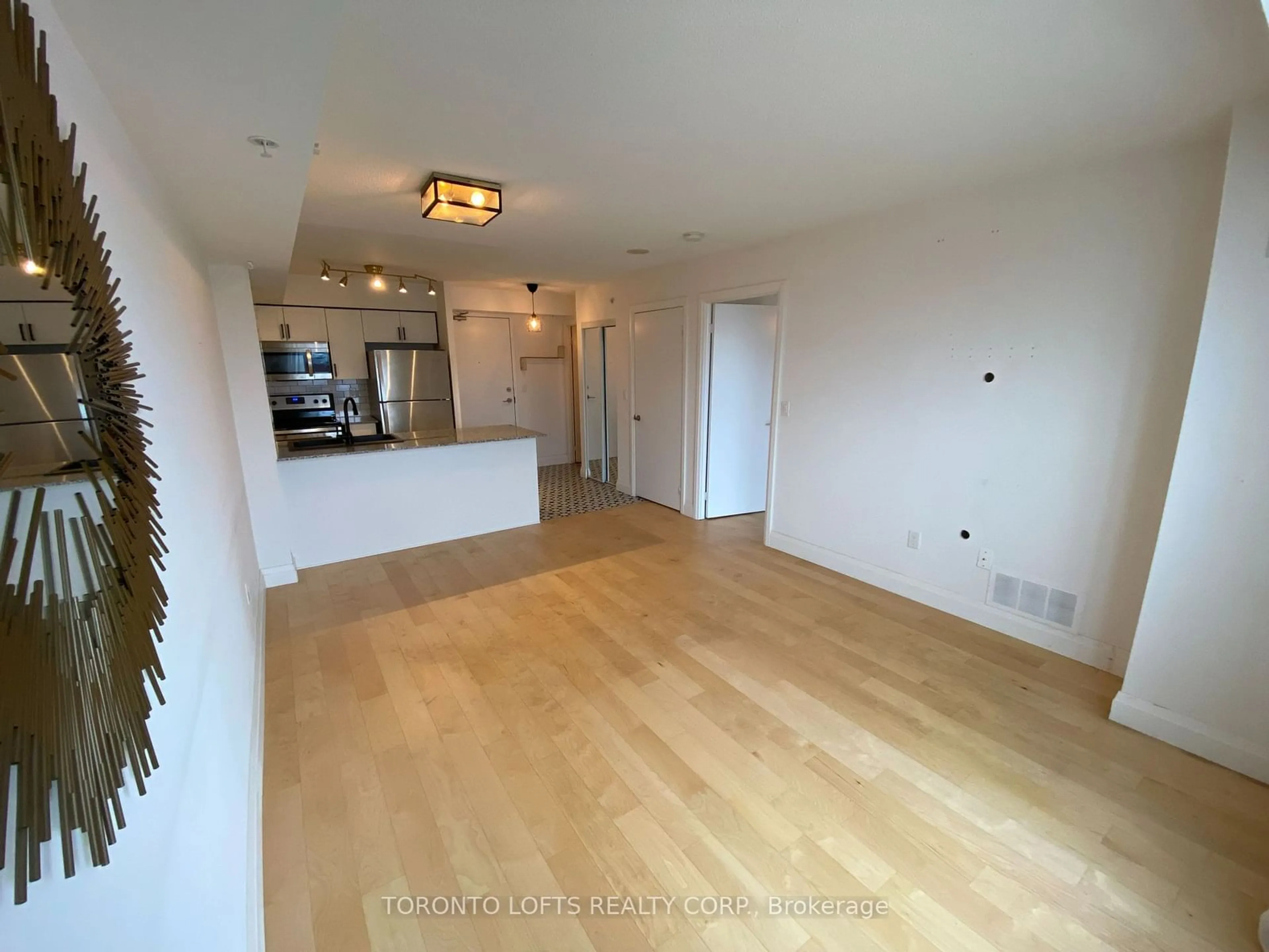 A pic of a room for 1410 Dupont St #2502, Toronto Ontario M6H 0B6