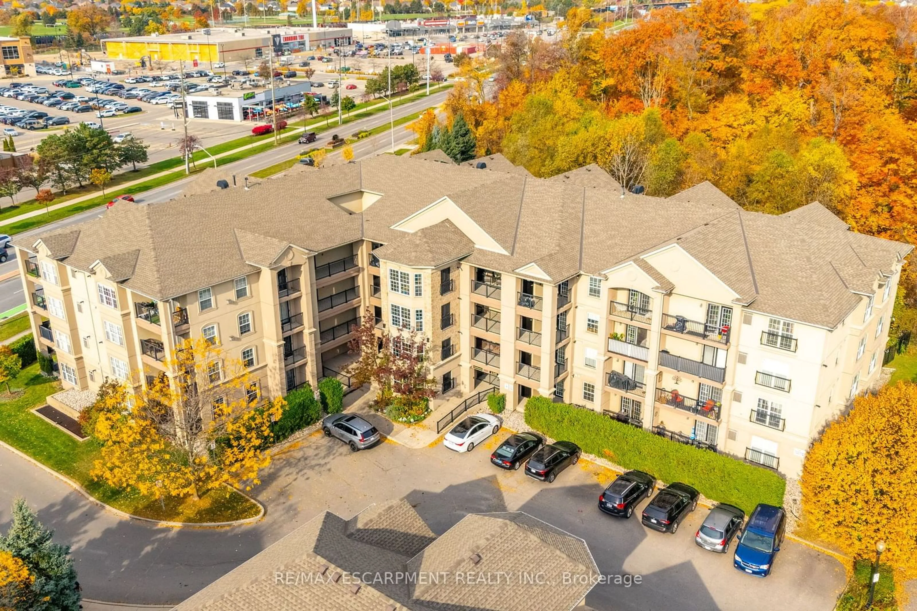 A pic from outside/outdoor area/front of a property/back of a property/a pic from drone, city buildings view from balcony for 2085 Appleby Line #410, Burlington Ontario L7L 7H4