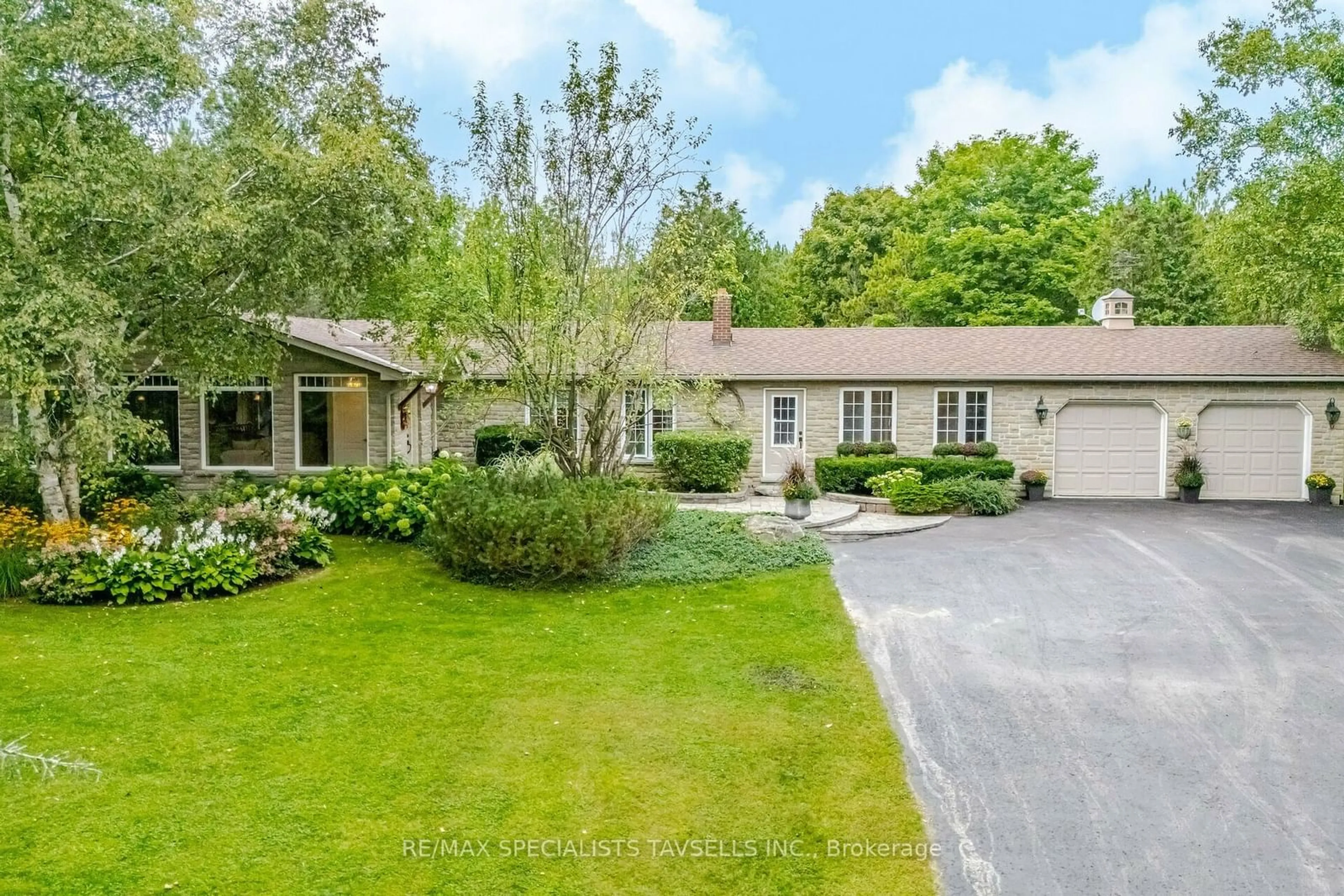 A pic from outside/outdoor area/front of a property/back of a property/a pic from drone, street for 7302 Coolihan's Sdrd, Caledon Ontario L7K 0P6