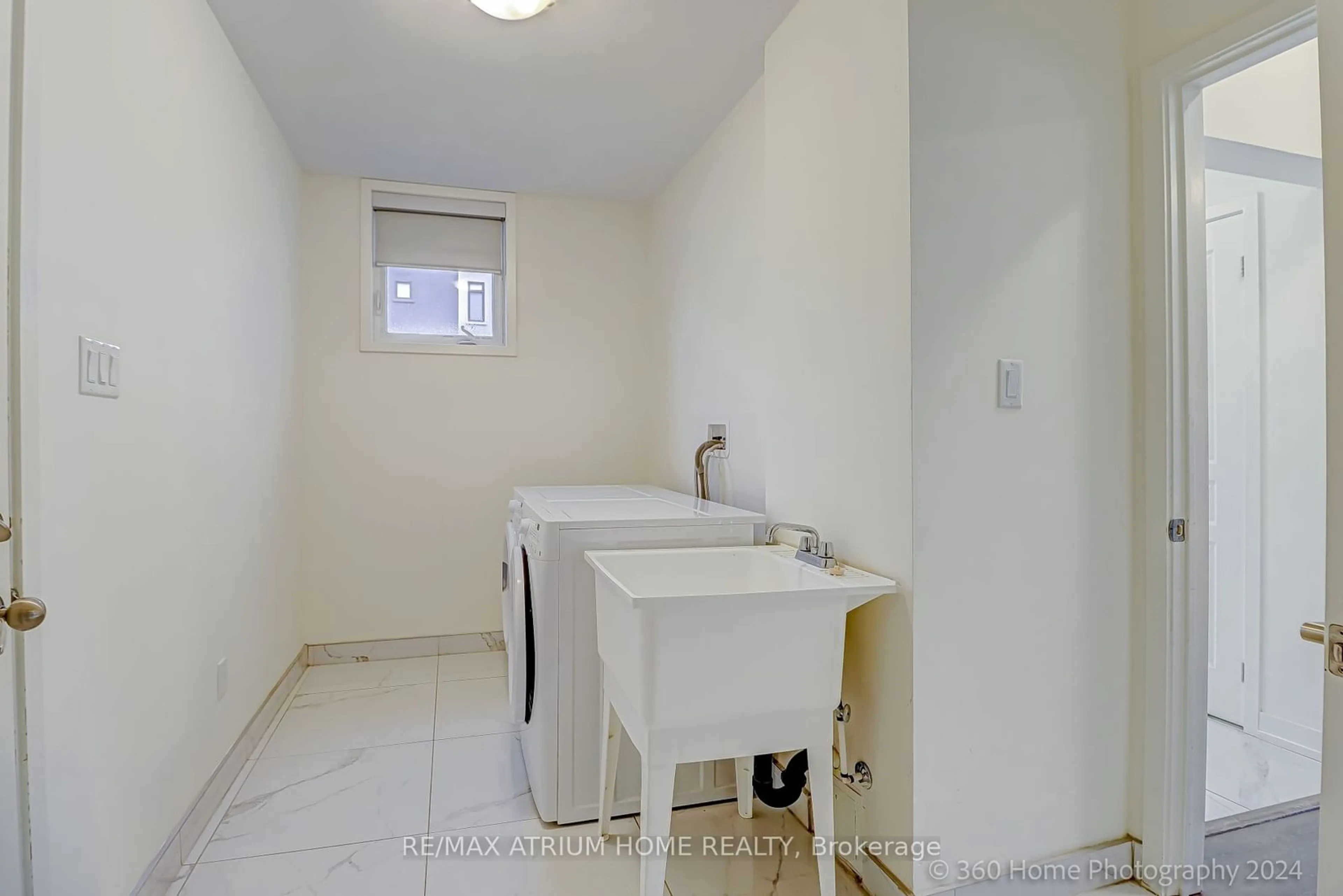 Laundry room for 159 Loganberry Gate, Oakville Ontario L6H 0N8