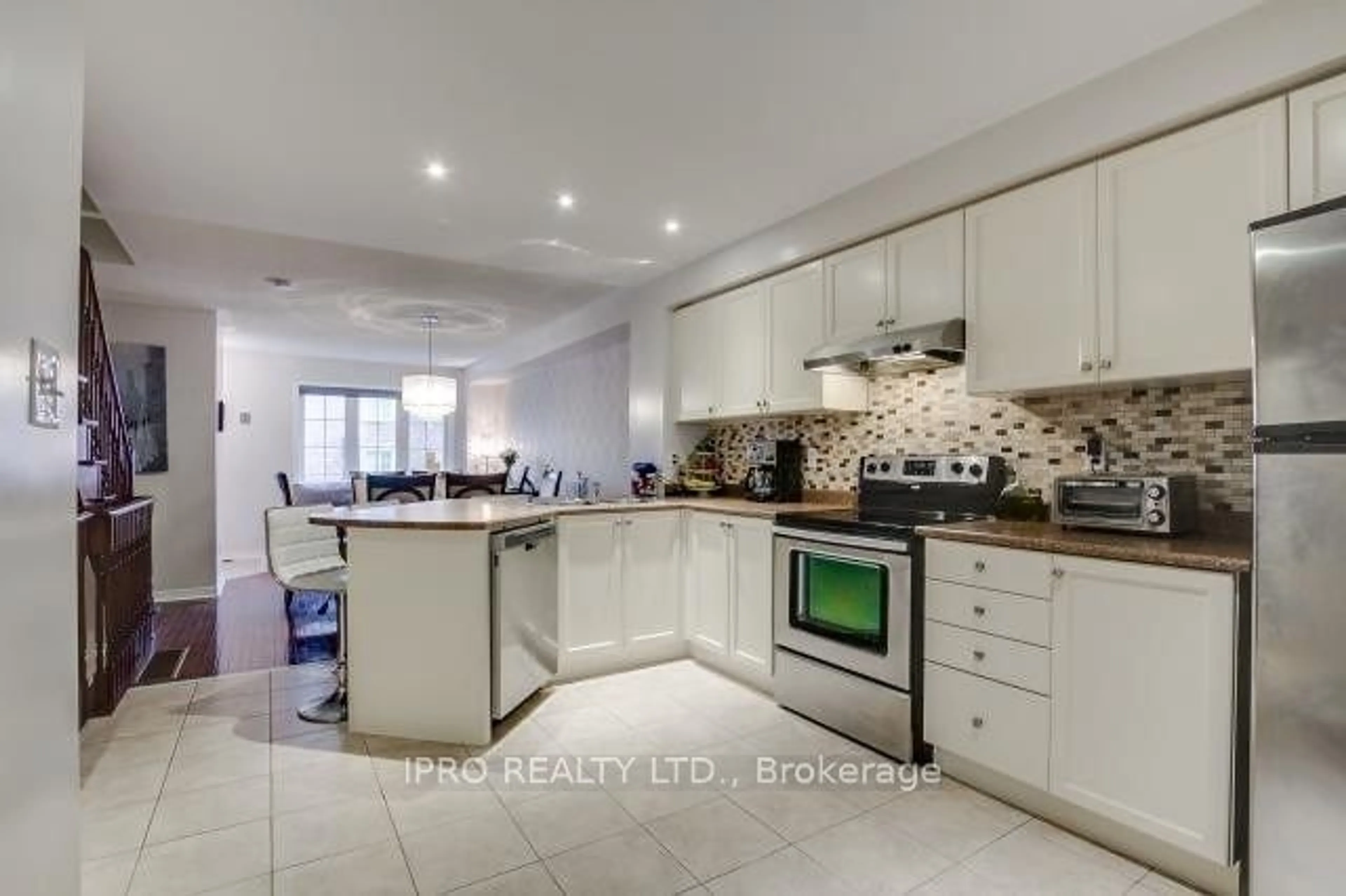 Open concept kitchen, ceramic/tile floor for 77 ODOARDO DI SANTO Circ, Toronto Ontario M3L 0G1