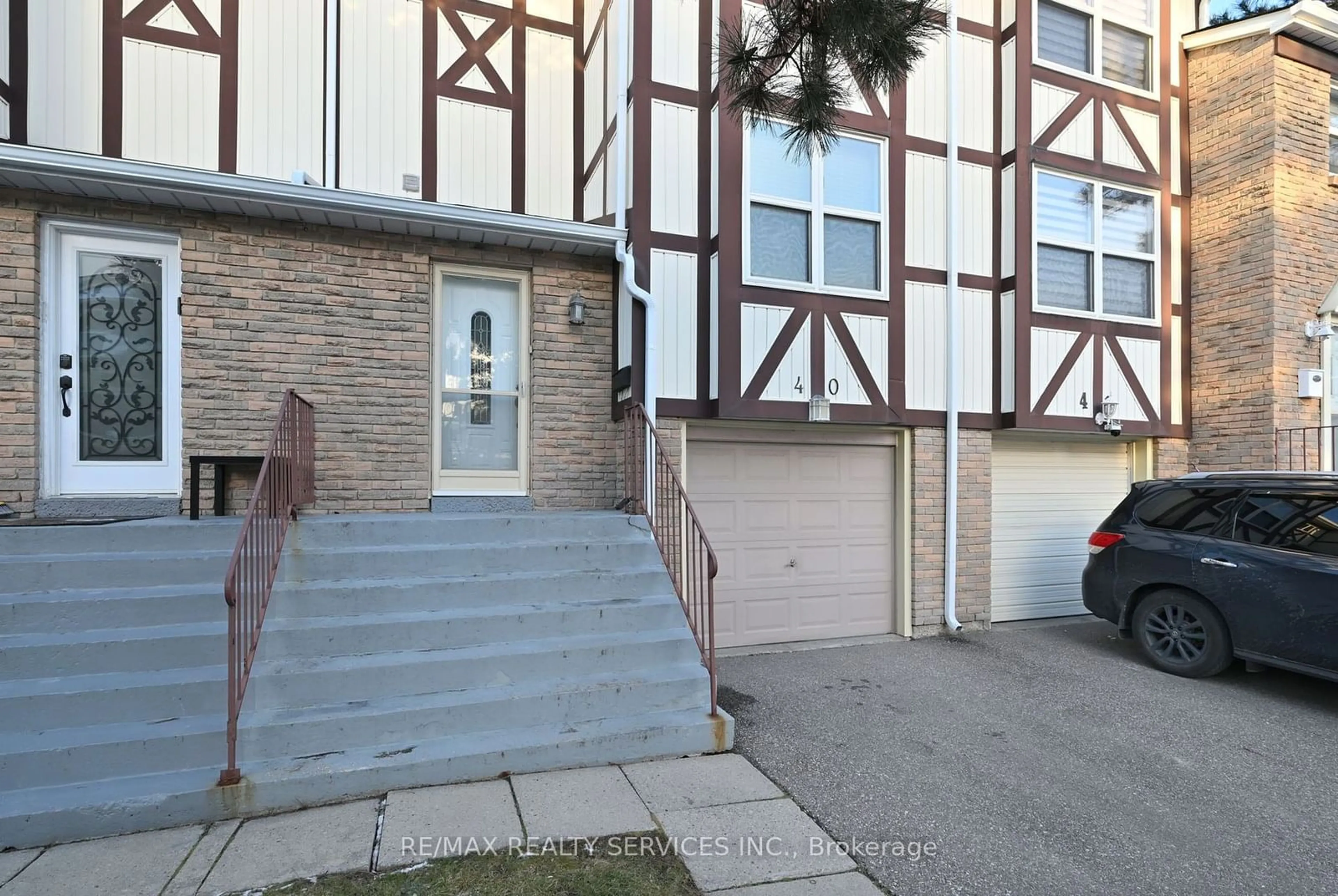 Unknown for 40 Morley Cres, Brampton Ontario L6S 3K8