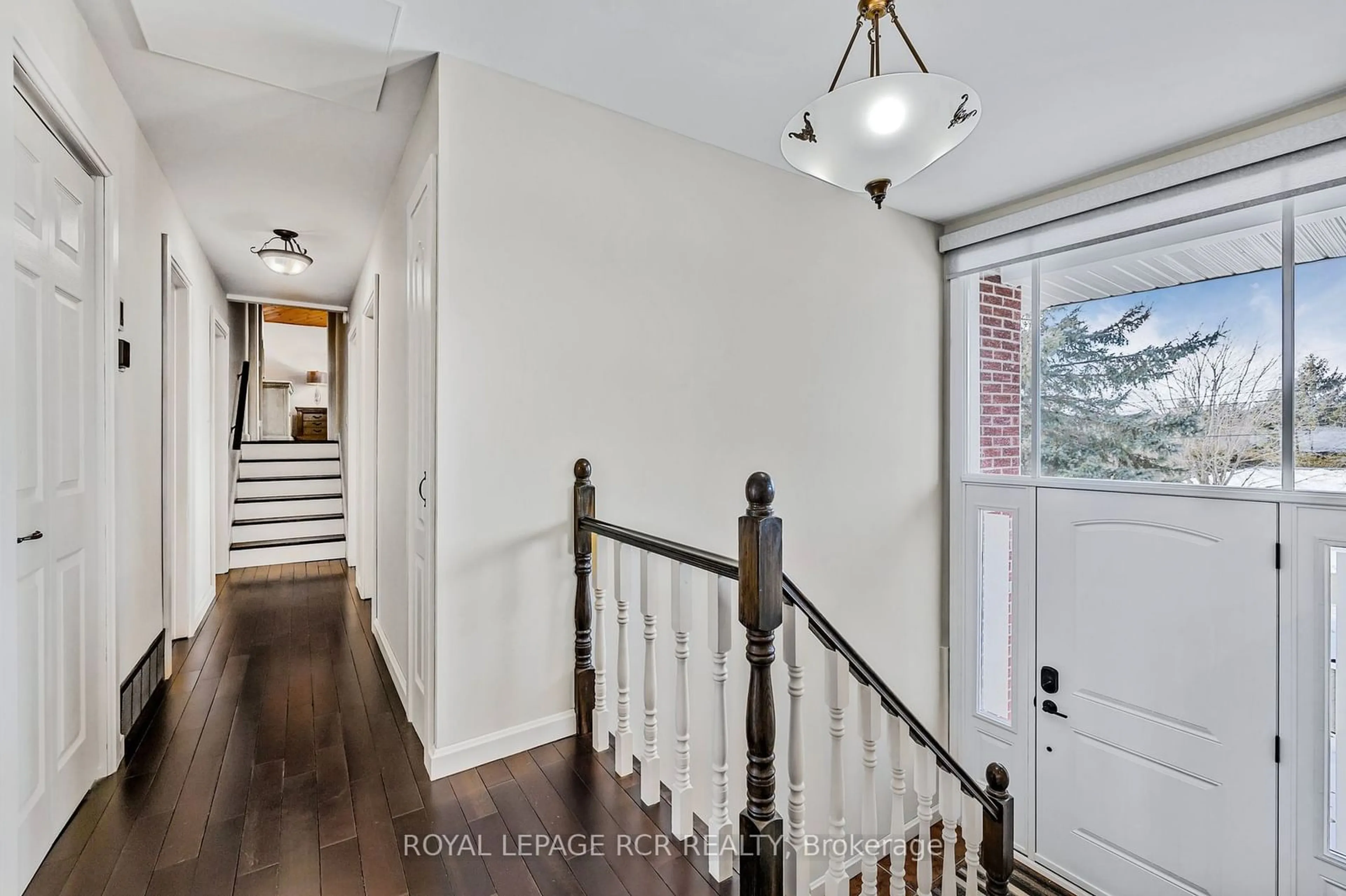 Indoor entryway for 20 Marion St, Caledon Ontario L7C 1K8