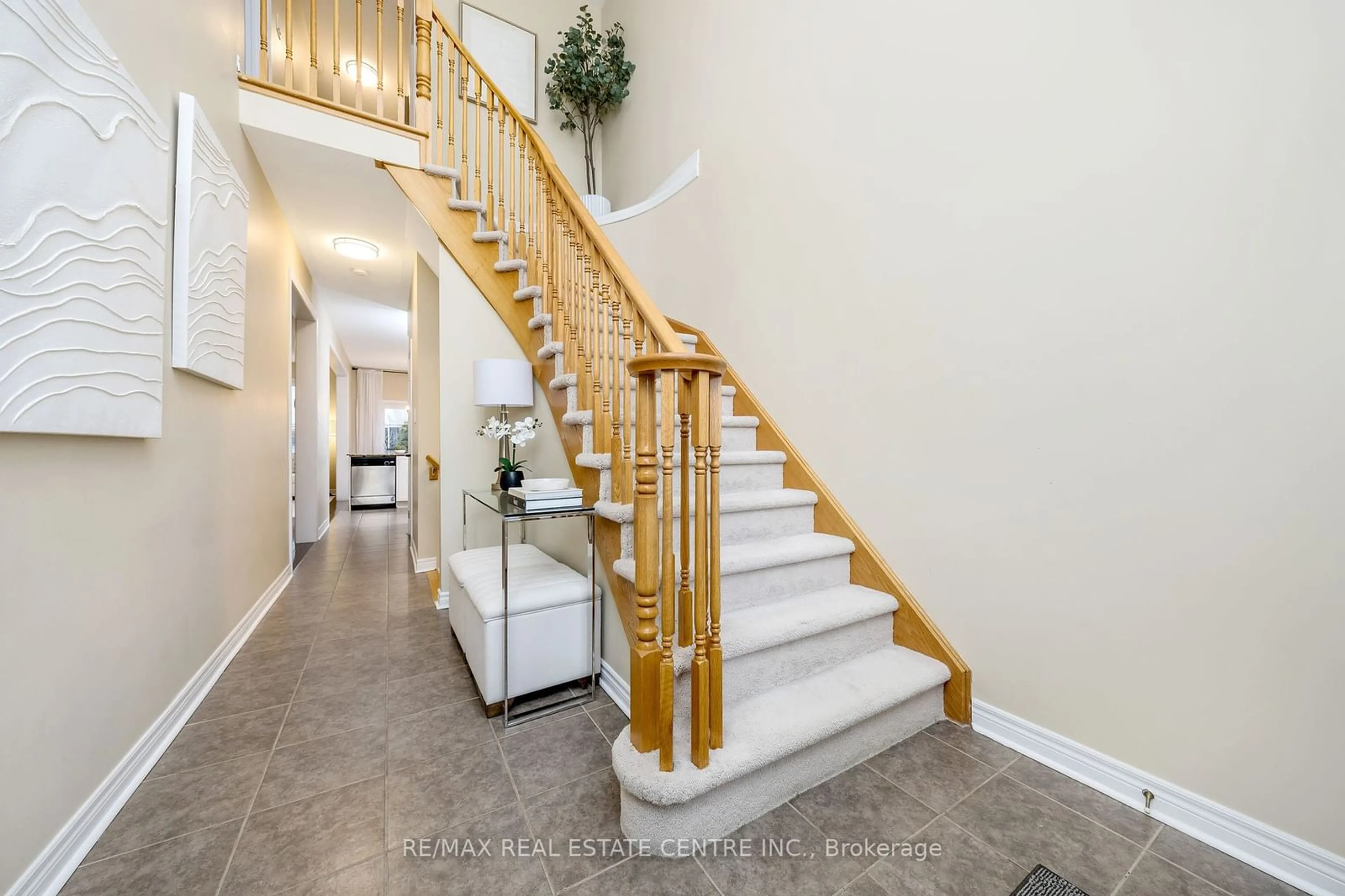 Unknown for 2459 Old Brompton Way, Oakville Ontario L6M 0J5