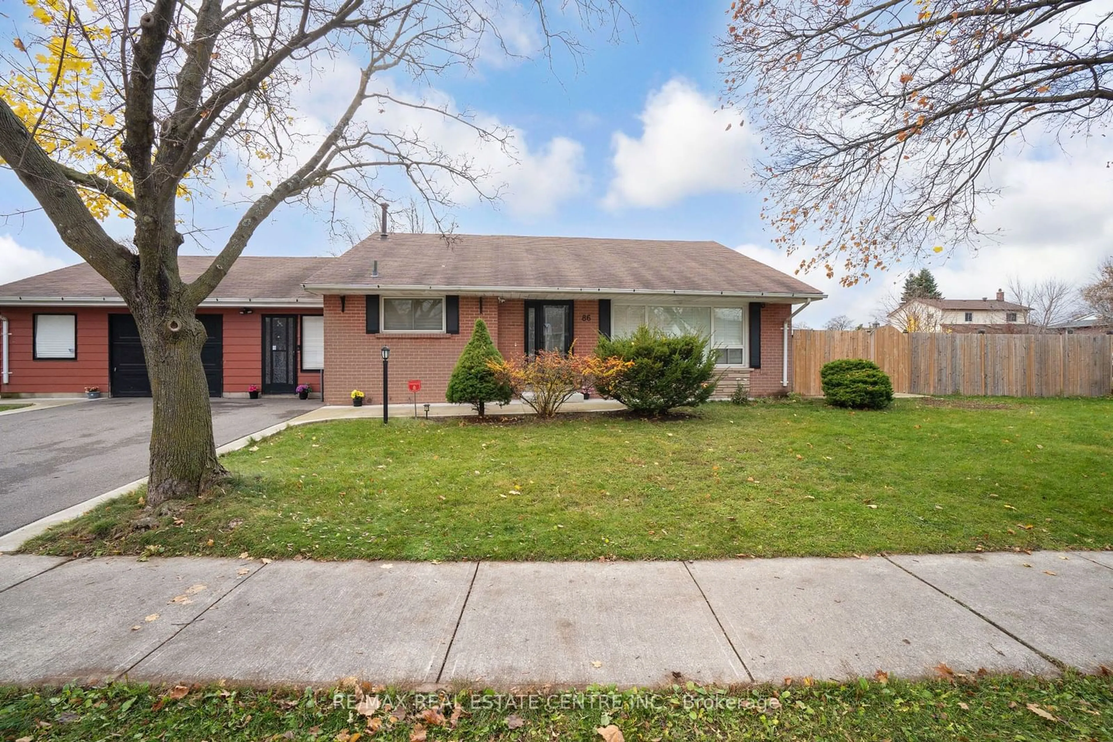 Home with brick exterior material, street for 86 Windermere Crt, Brampton Ontario L6X 2L7