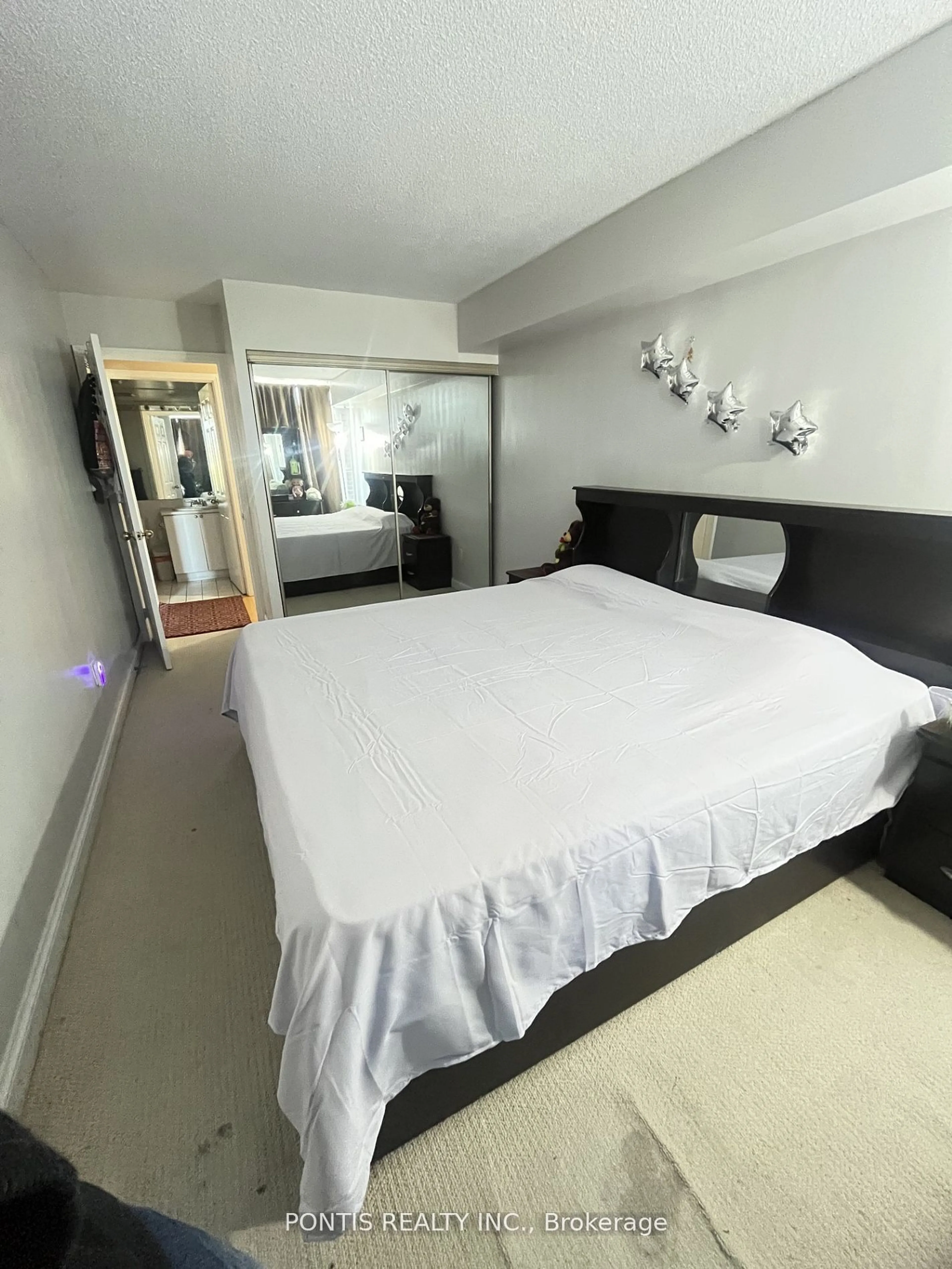 A pic of a room for 22 Hanover Rd #304, Brampton Ontario L6S 5K7