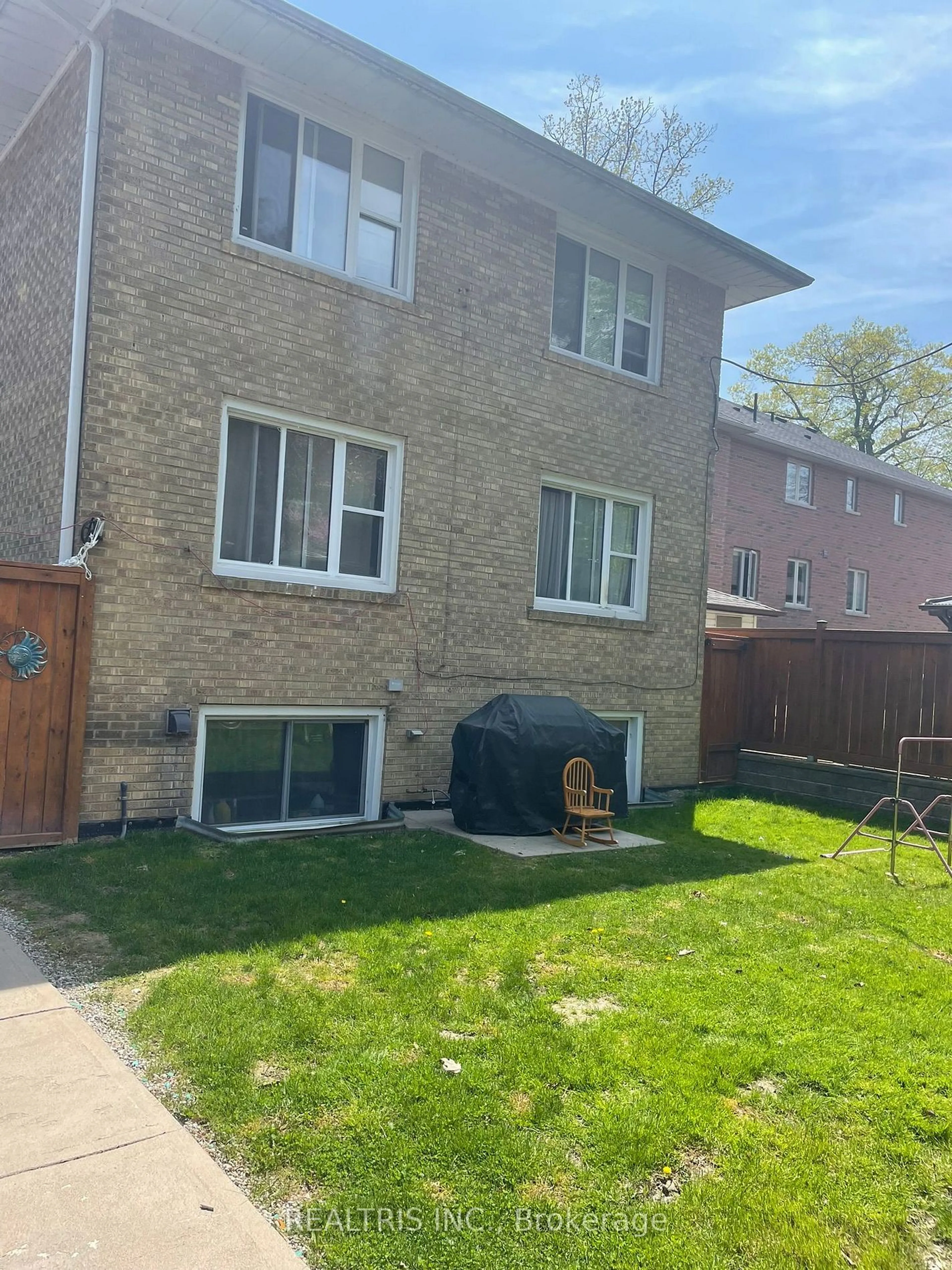 Patio, street for 18 Muskoka Ave, Toronto Ontario M8W 1H3