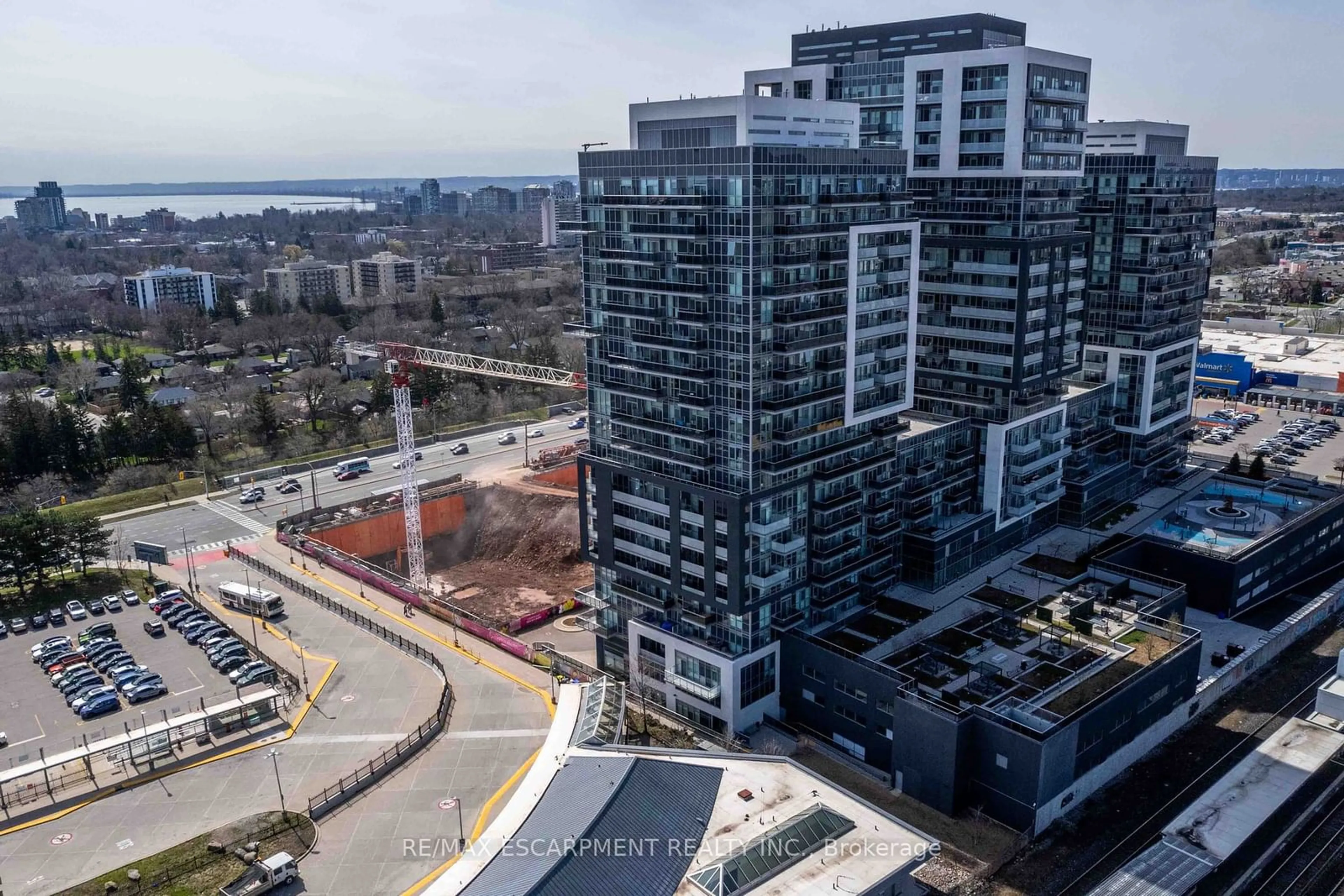 A pic from outside/outdoor area/front of a property/back of a property/a pic from drone, city buildings view from balcony for 2093 Fairview St #1702, Burlington Ontario L7R 0E6