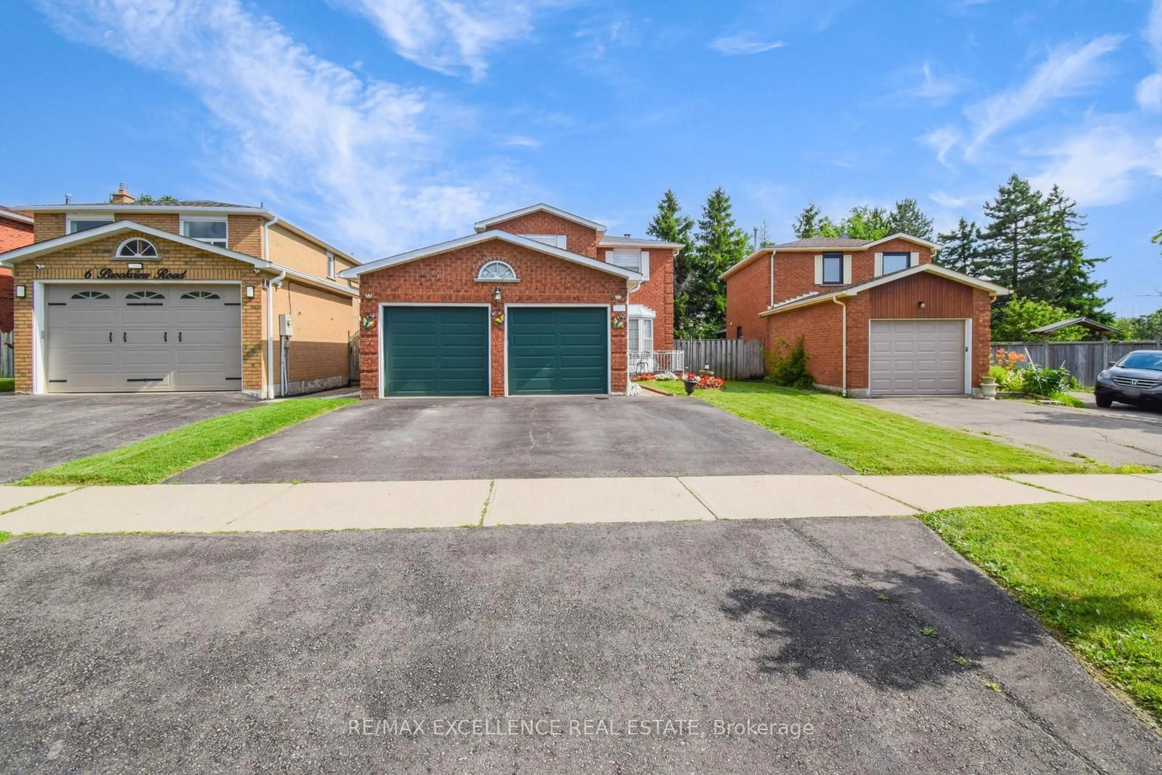 A pic from outside/outdoor area/front of a property/back of a property/a pic from drone, street for 4 Brookview Rd, Brampton Ontario L6X 2V9