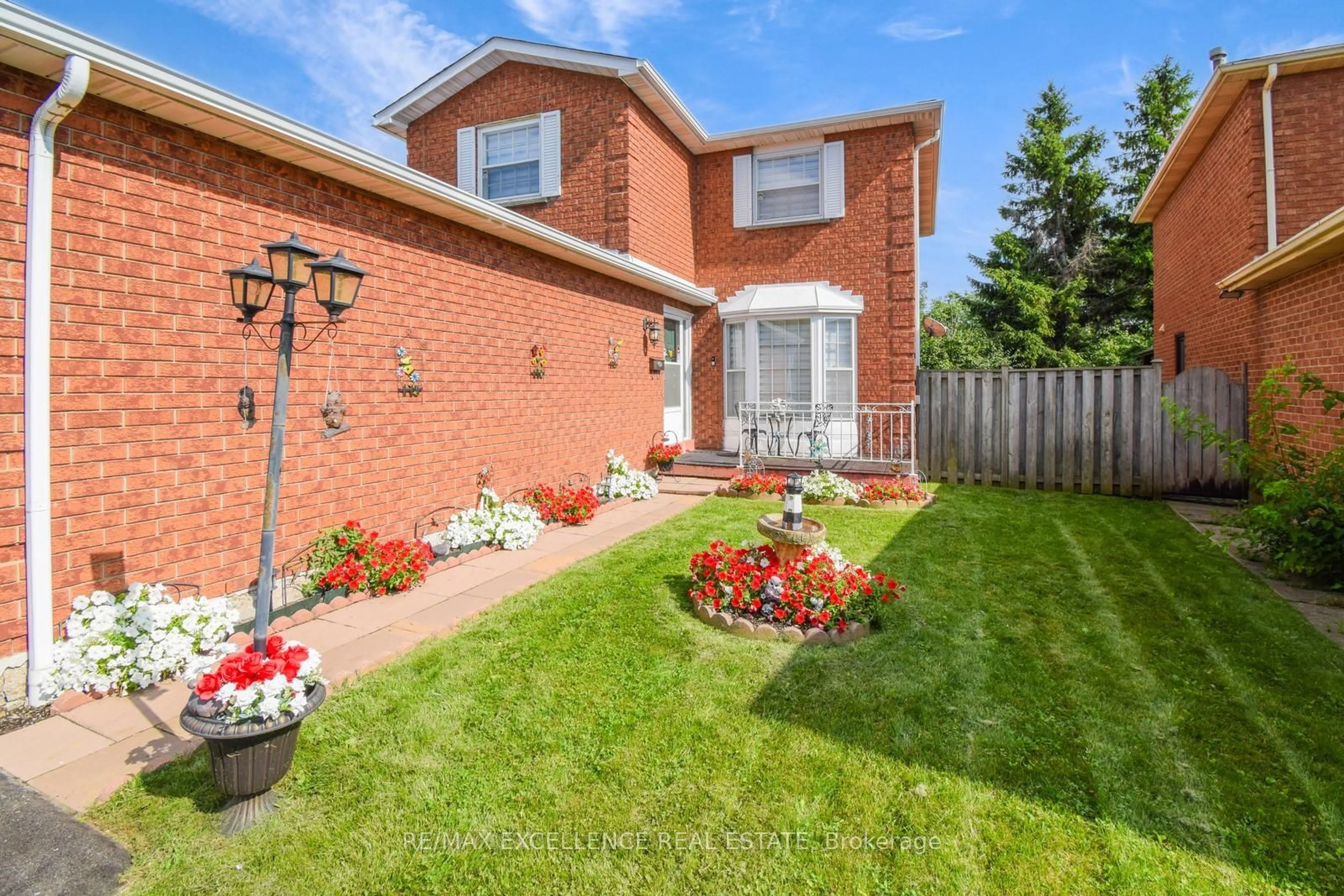 Home with brick exterior material, street for 4 Brookview Rd, Brampton Ontario L6X 2V9