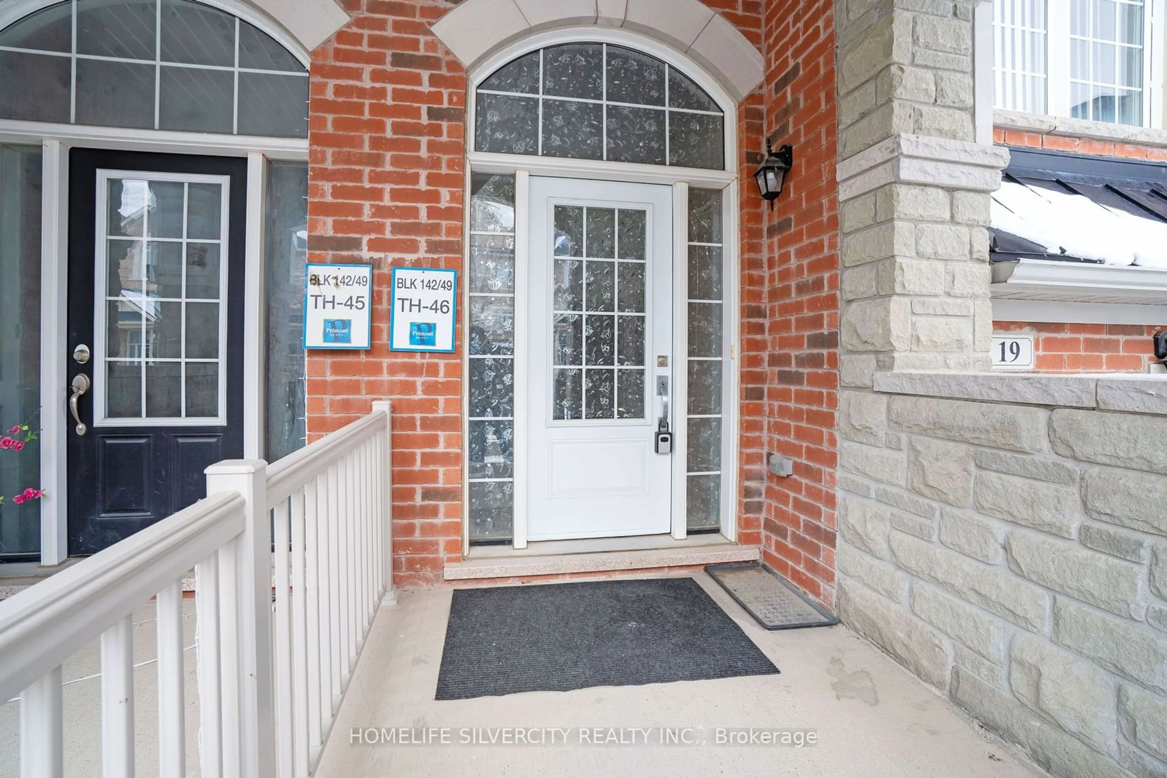 Indoor entryway for 19 Rockman Cres, Brampton Ontario L7A 4A7