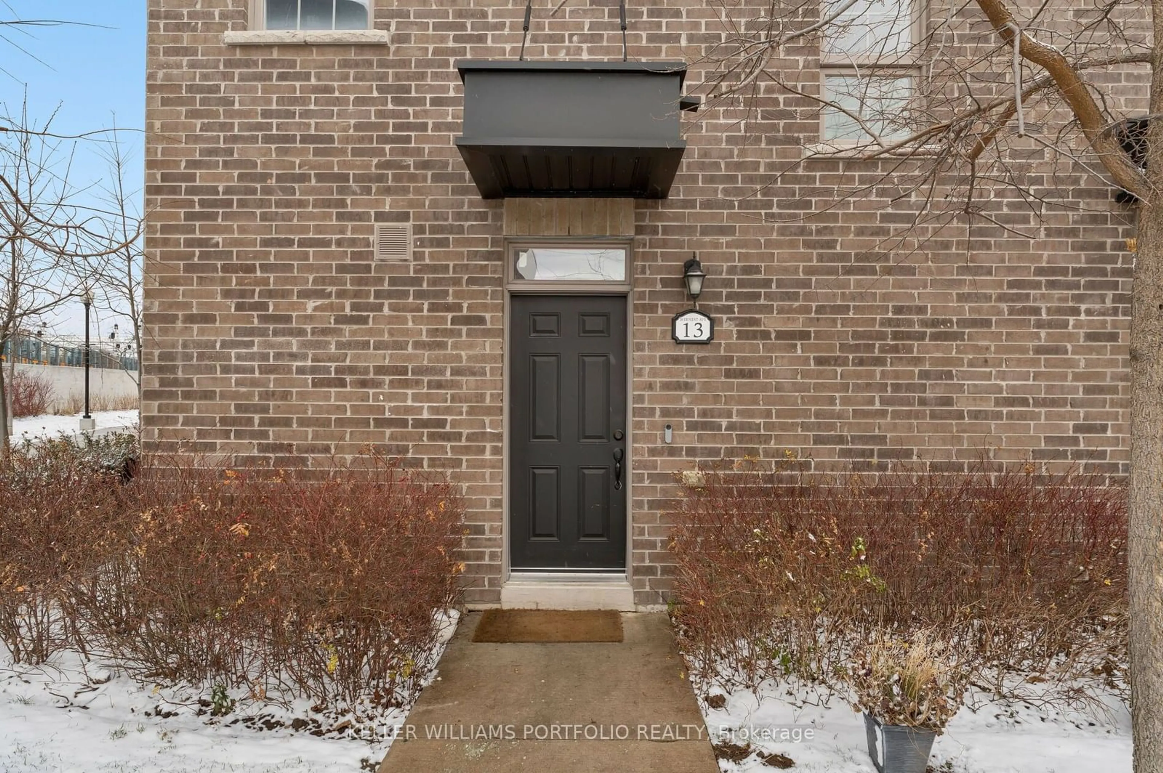 Indoor entryway for 26 Ernest Ave #13, Toronto Ontario M6P 3M7