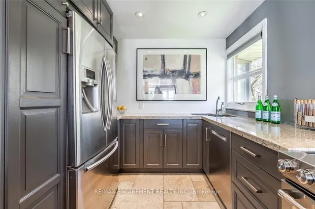 Additional property image - 607 Edgewater Cres