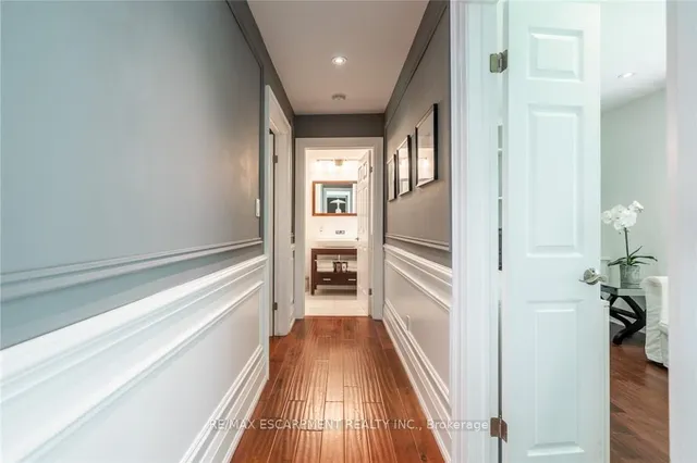 Additional property image - 607 Edgewater Cres