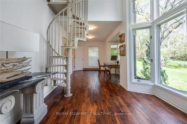 Additional property image - 607 Edgewater Cres