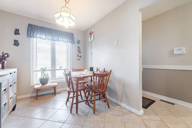 Additional property image - 17 Ashurst Cres