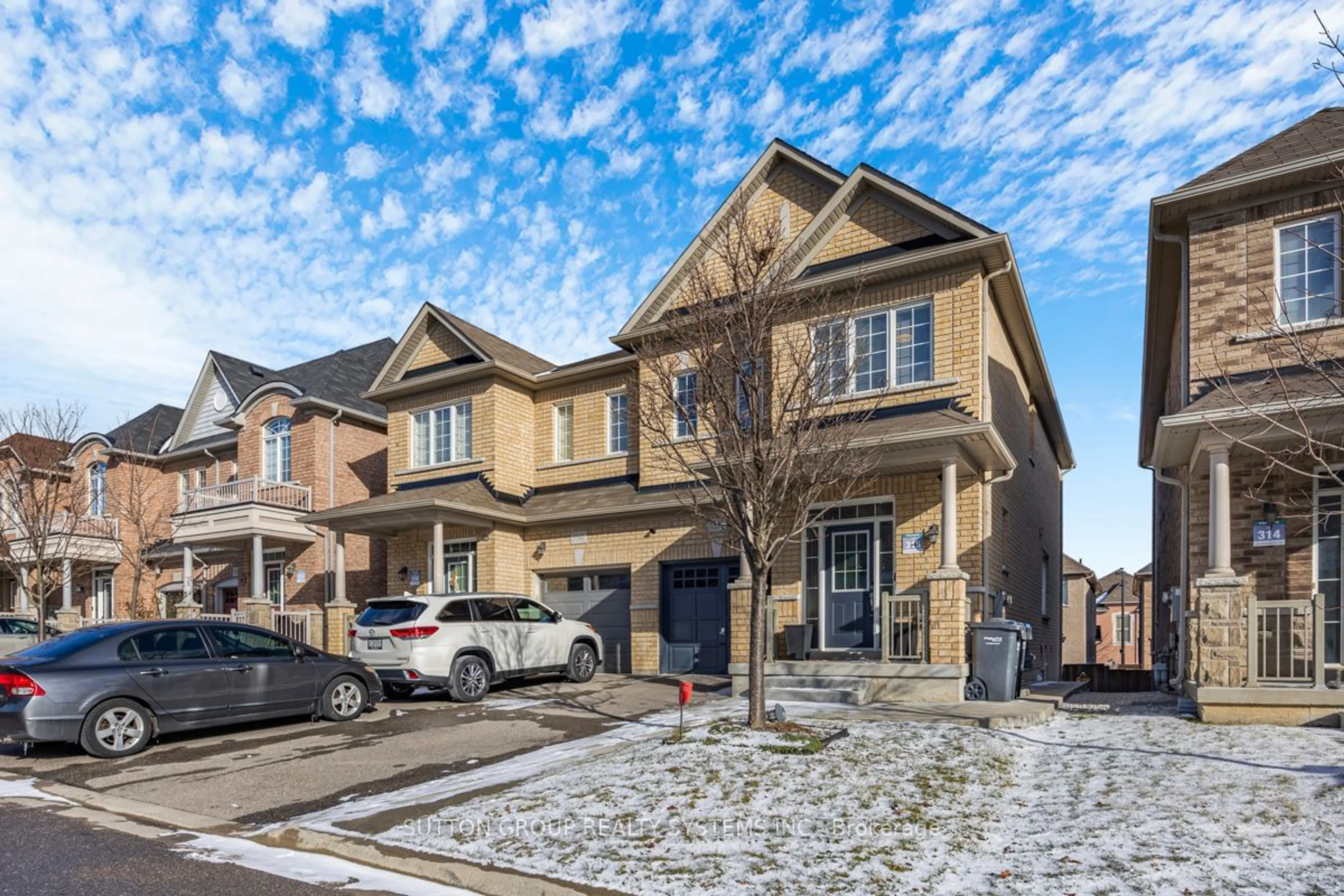 Home with brick exterior material, street for 5539 Meadowcrest Ave, Mississauga Ontario L5M 0V1