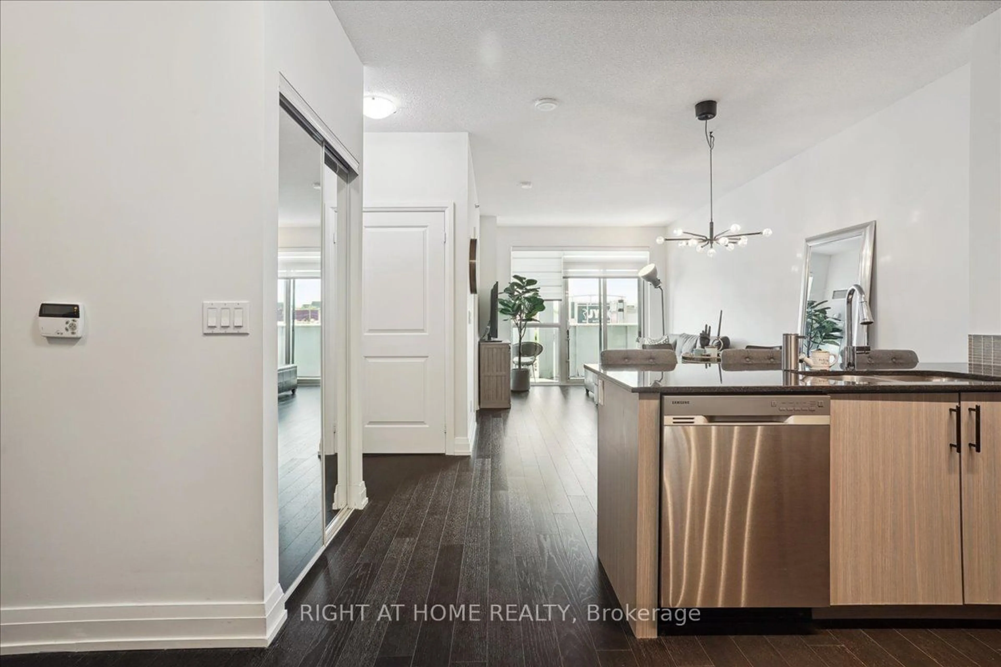 Open concept kitchen, unknown for 65 Speers Rd #222, Oakville Ontario L6K 0J1