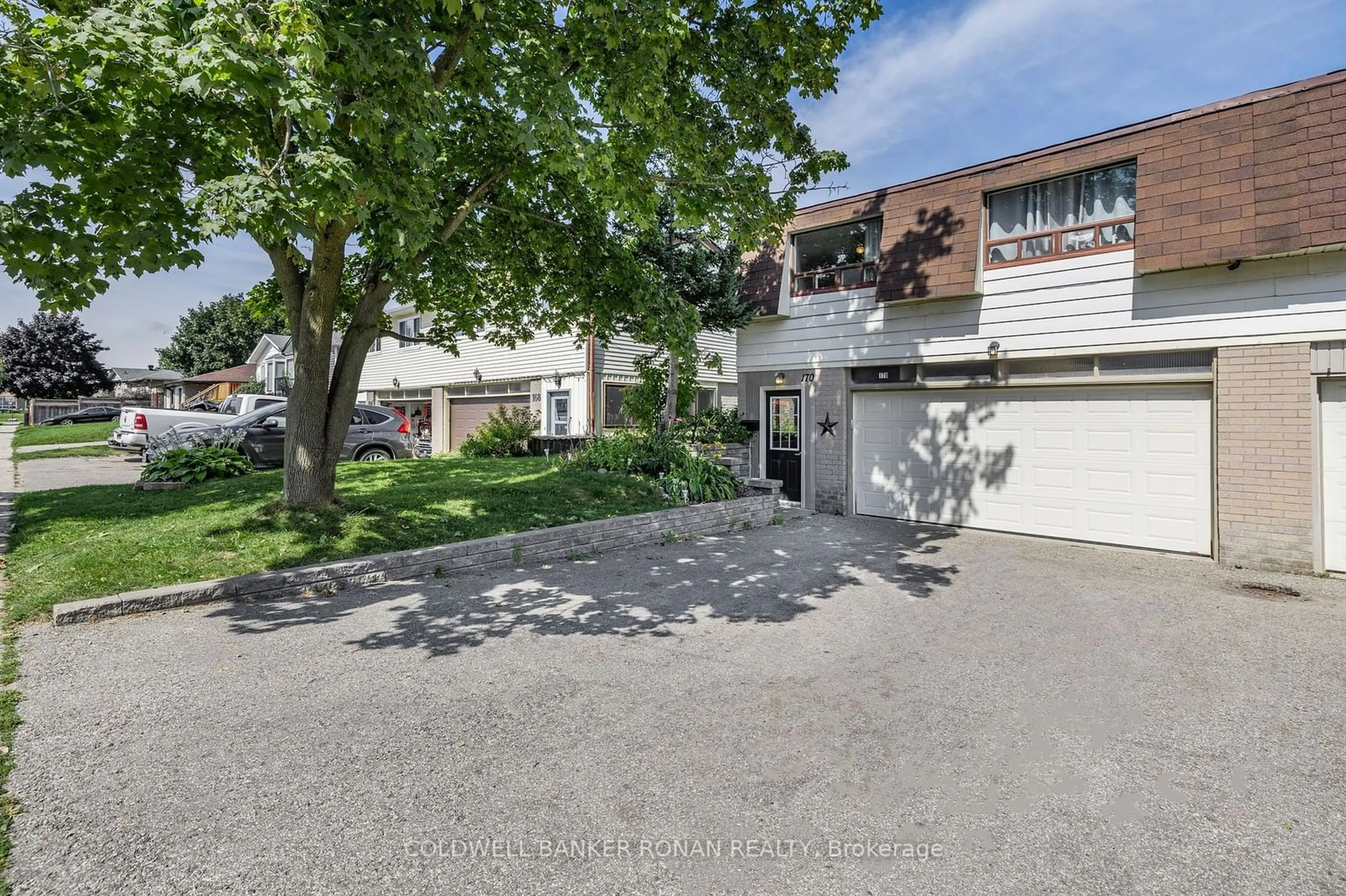 A pic from outside/outdoor area/front of a property/back of a property/a pic from drone, street for 170 Burbank Cres, Orangeville Ontario L9W 3H8