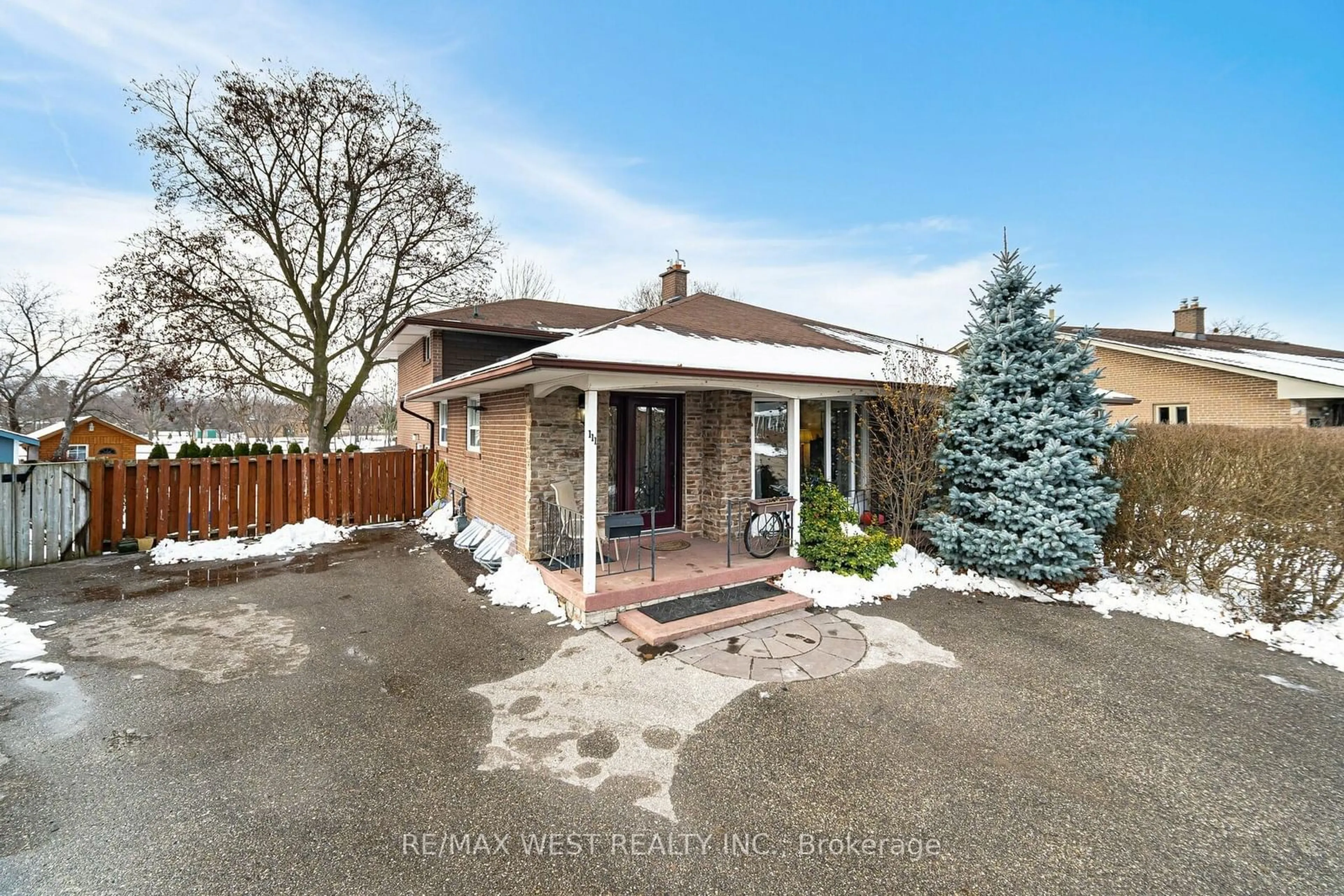 A pic from outside/outdoor area/front of a property/back of a property/a pic from drone, street for 111 Wareside Rd, Toronto Ontario M9C 3B7