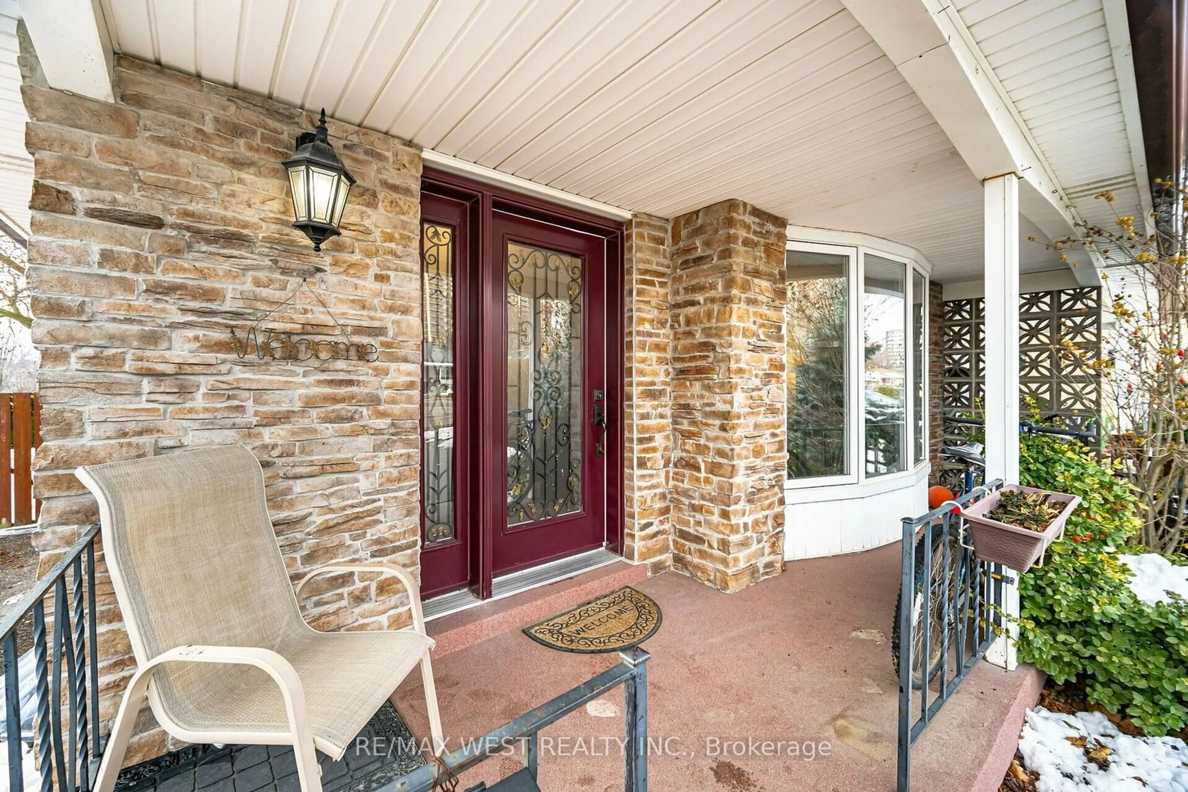 Indoor entryway for 111 Wareside Rd, Toronto Ontario M9C 3B7