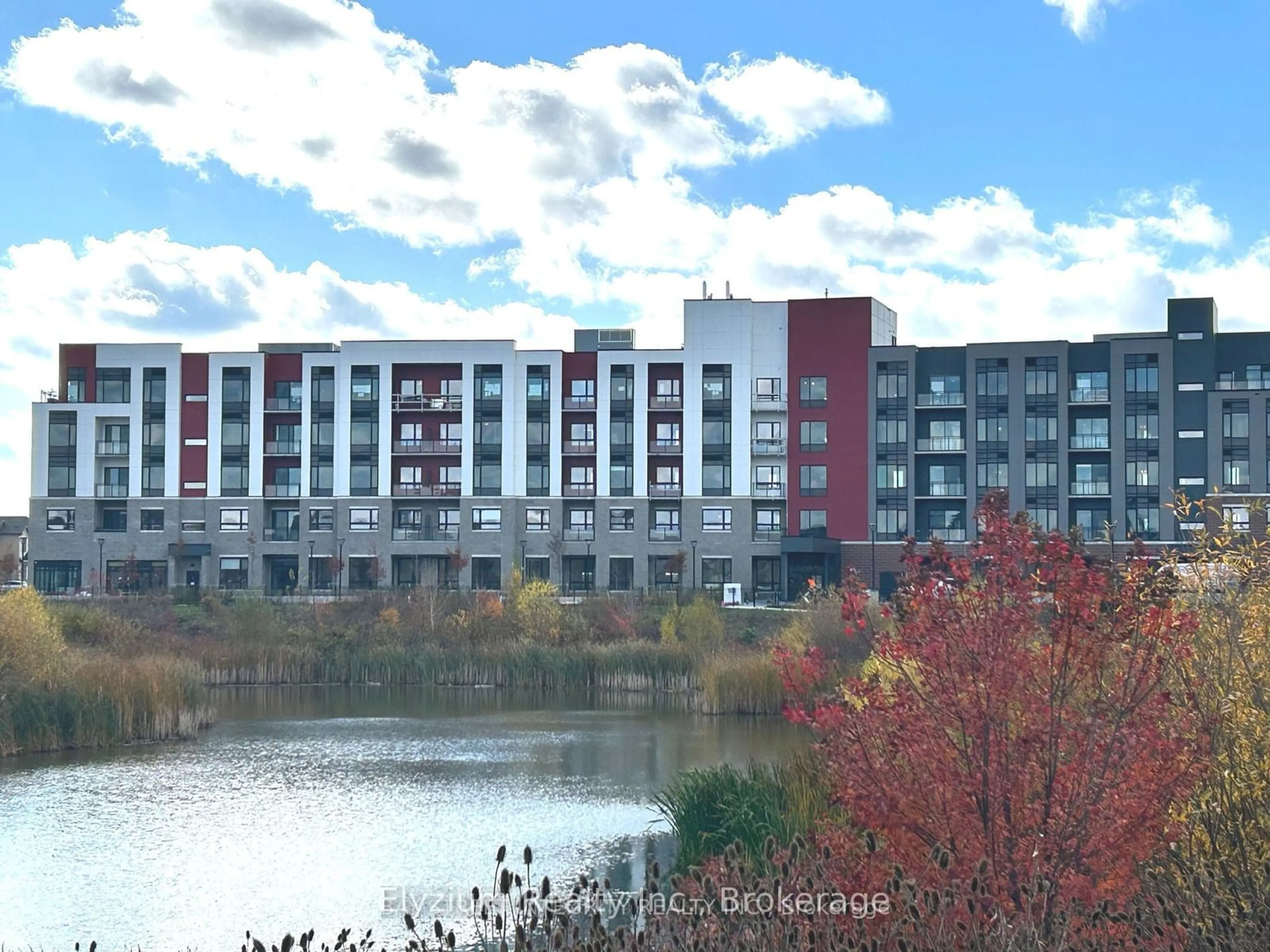 Blurry image for 3265 Carding Mill Tr #109, Oakville Ontario L6M 0W6