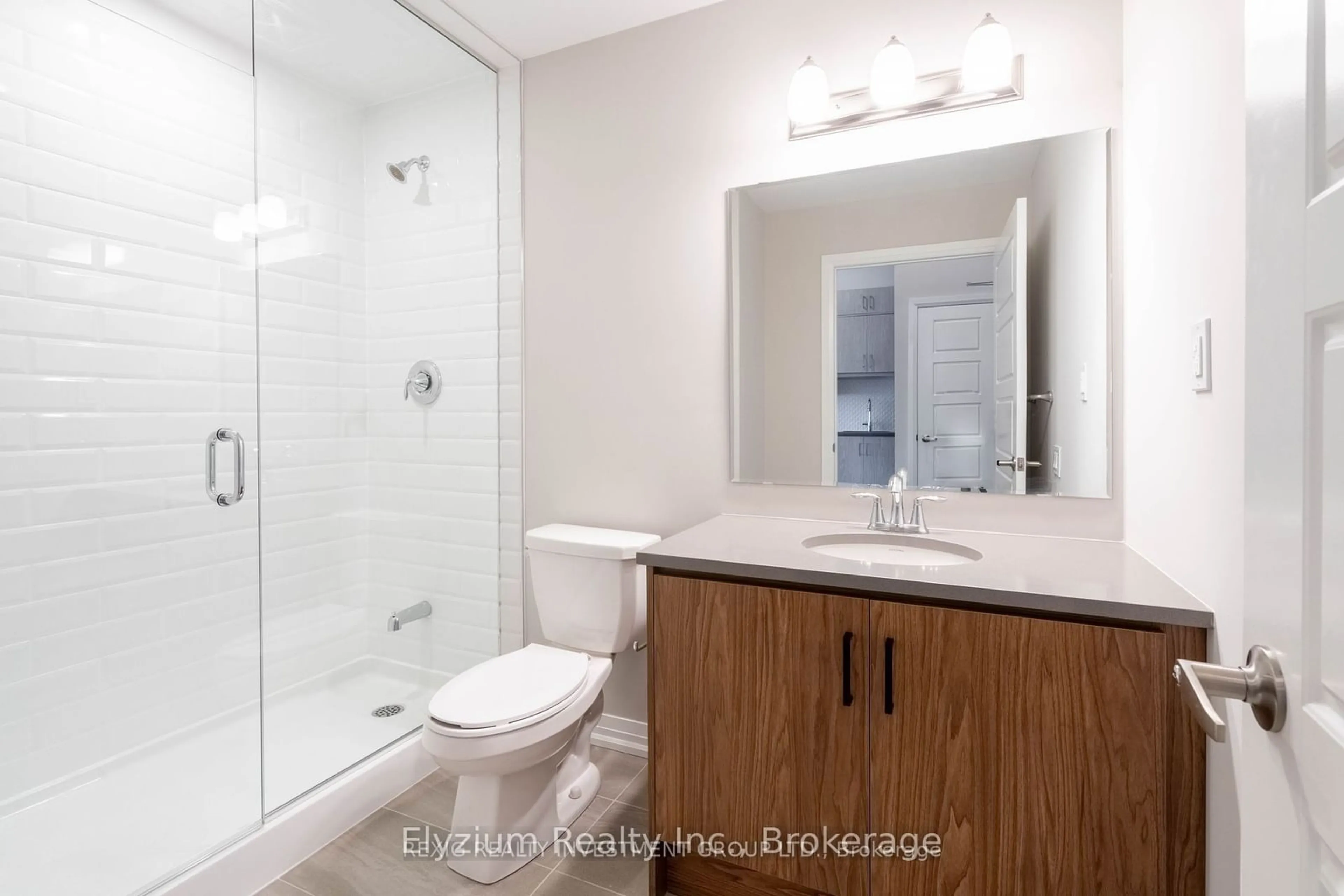 Standard bathroom, unknown for 3265 Carding Mill Tr #109, Oakville Ontario L6M 0W6