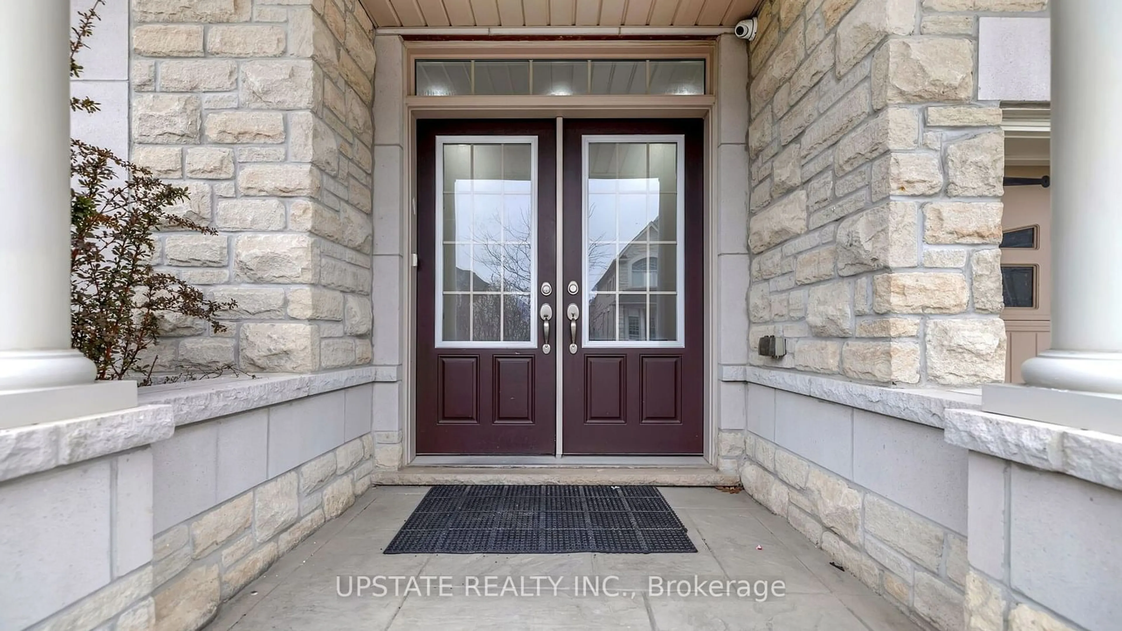 Indoor entryway for 23 Louisburg Cres, Brampton Ontario L6X 3A7