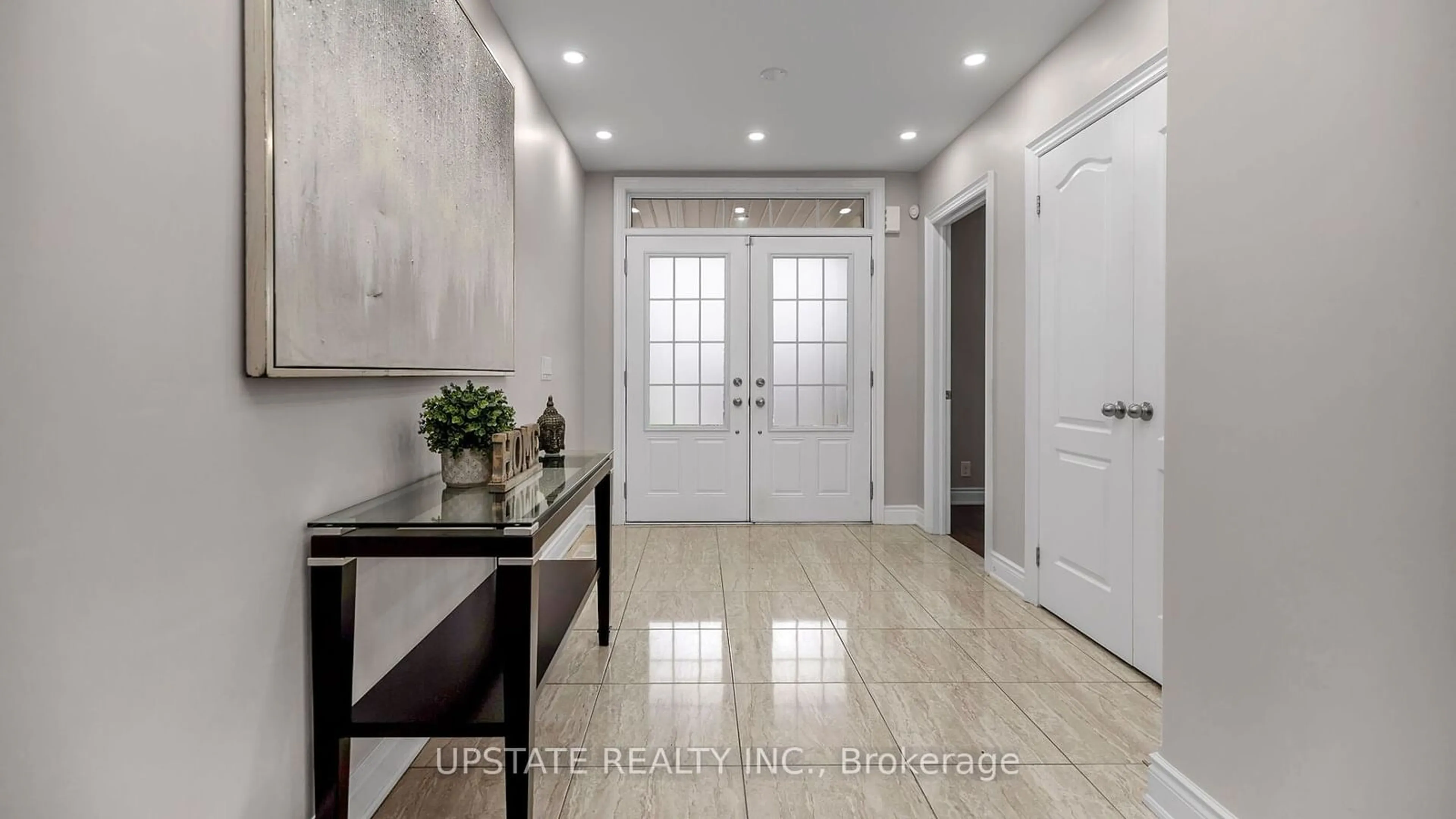 Indoor entryway for 23 Louisburg Cres, Brampton Ontario L6X 3A7