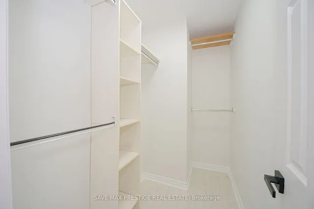 Additional property image - 7 Hood Cres