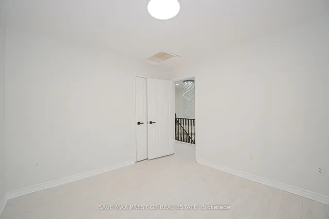 Additional property image - 7 Hood Cres