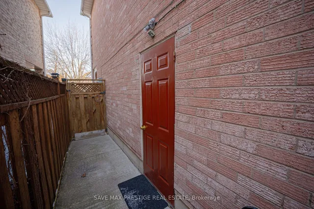 Additional property image - 7 Hood Cres