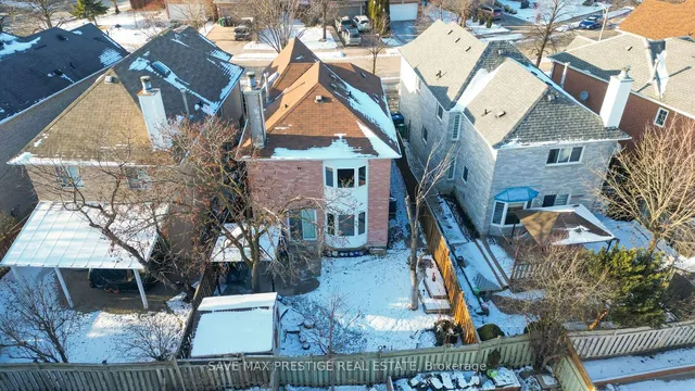 Additional property image - 7 Hood Cres
