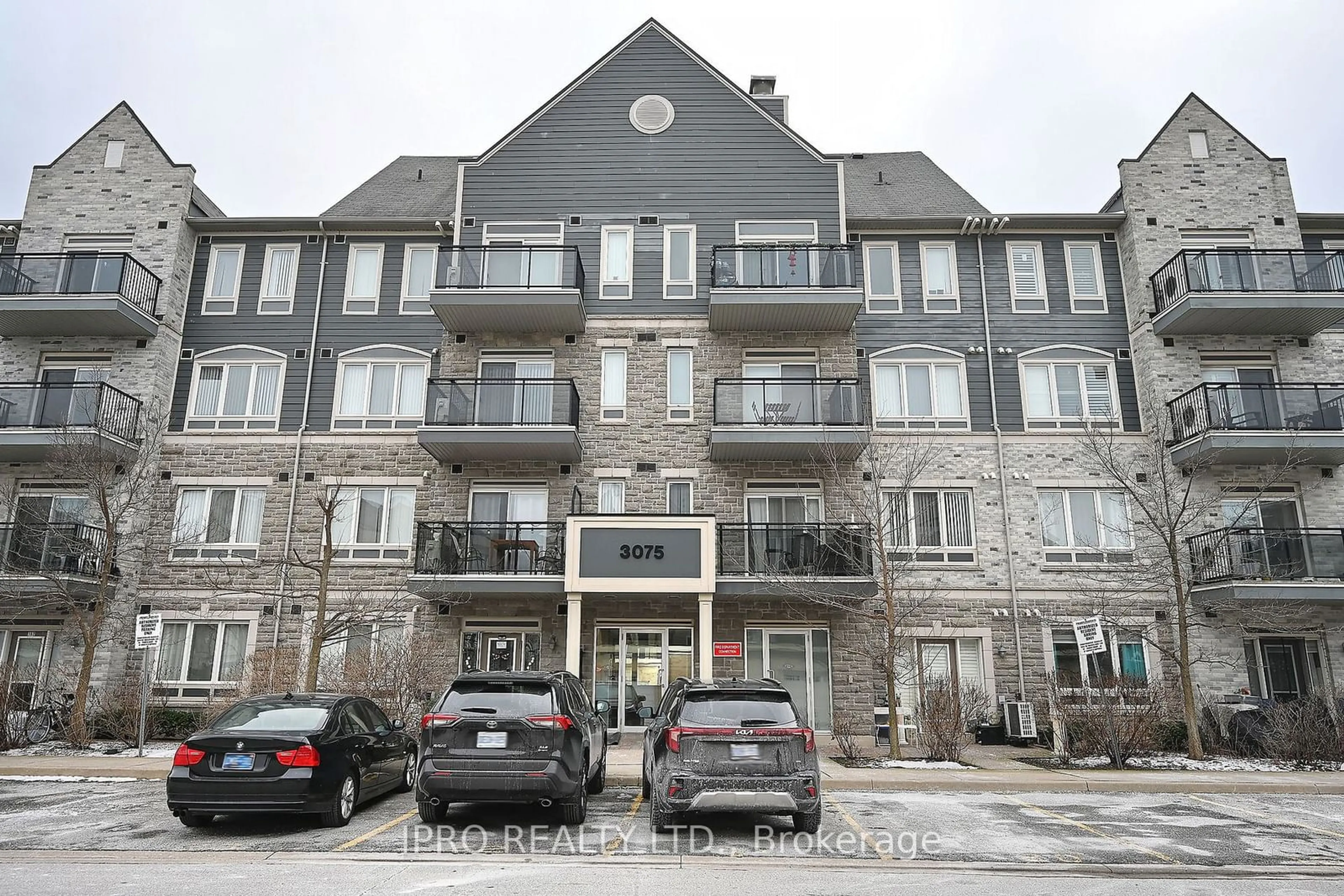 Unknown for 3075 Thomas St #303, Mississauga Ontario L5M 0M4