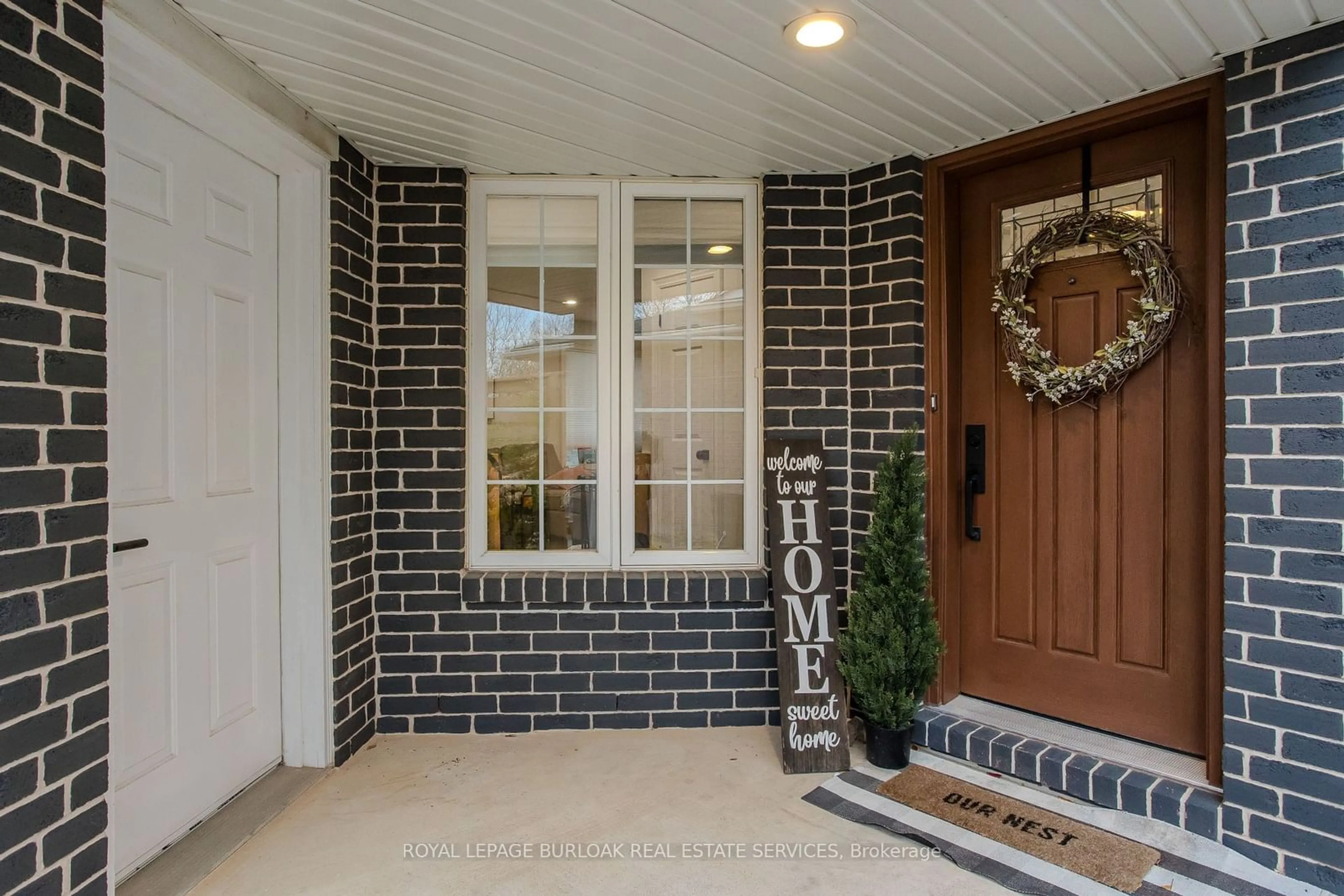 Indoor entryway for 4008 Jarvis Cres, Burlington Ontario L7M 4K1