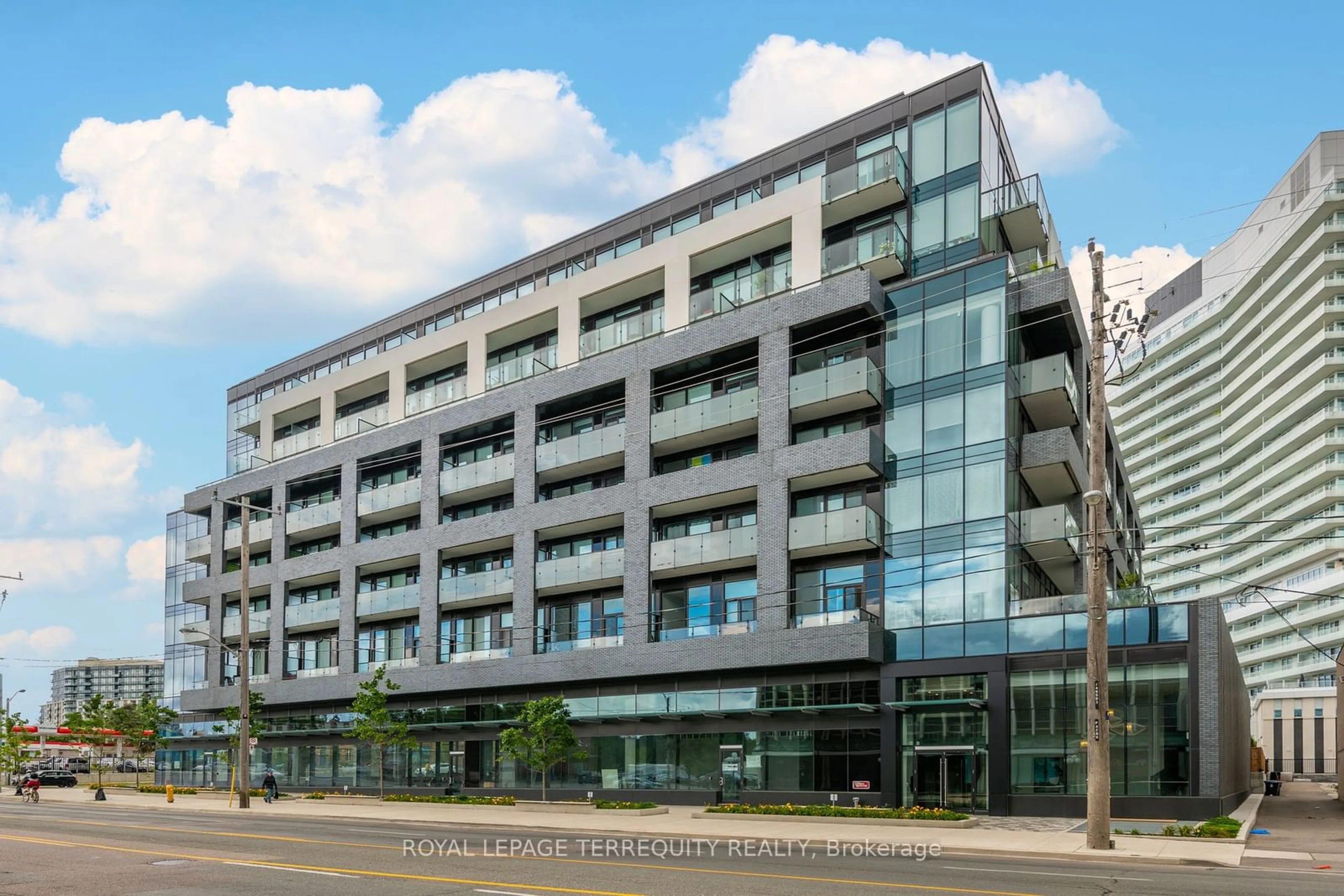 Indoor foyer for 4208 Dundas St #520, Toronto Ontario M8X 0B1